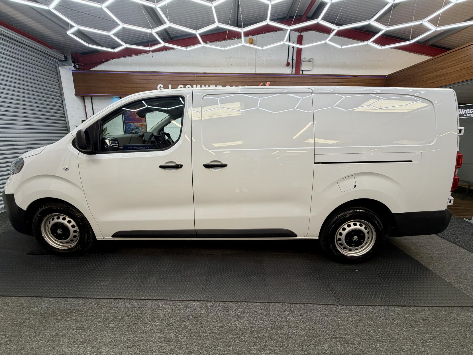 2025 Vauxhall Vivaro 1.5 Turbo D Prime XL Panel Van 6dr Diesel Manual LWB Euro 6 (s/s) (120 ps) - Thumbnail 2