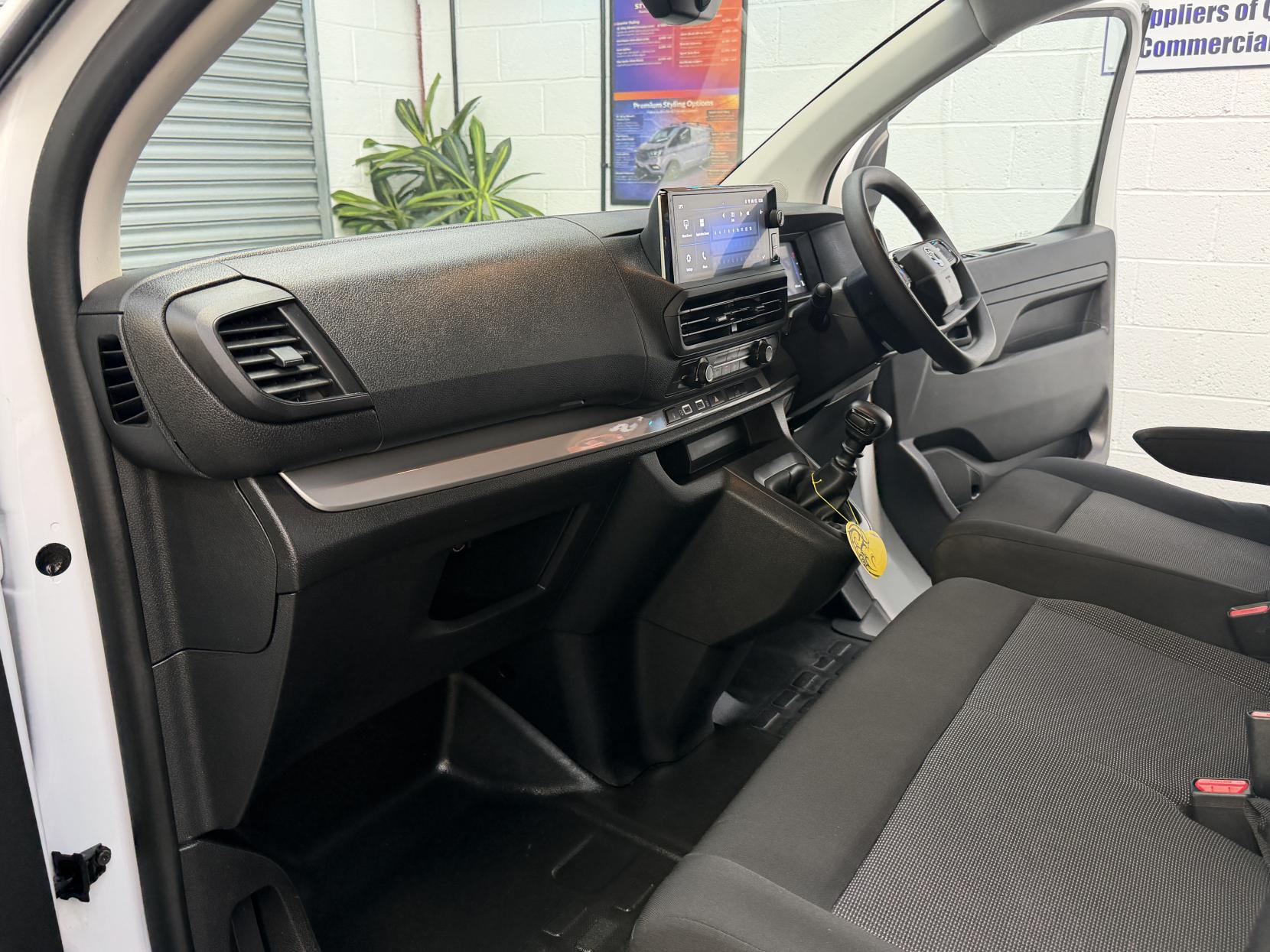 2025 Vauxhall Vivaro 1.5 Turbo D Prime XL Panel Van 6dr Diesel Manual LWB Euro 6 (s/s) (120 ps) - Thumbnail 11