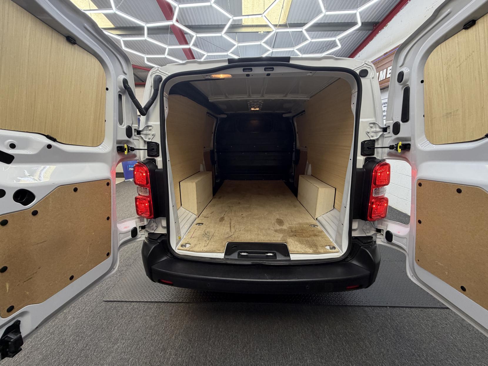 2025 Vauxhall Vivaro 1.5 Turbo D Prime XL Panel Van 6dr Diesel Manual LWB Euro 6 (s/s) (120 ps) - Thumbnail 8