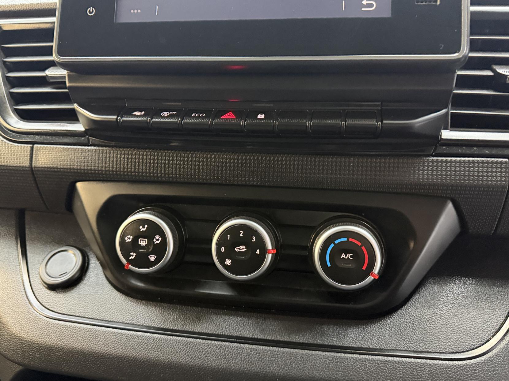 2023 Renault Trafic 2.0 dCi Blue LL30 Business+ Panel Van 5dr Diesel Manual L2 H1 Euro 6 (s/s) (130 ps) - Thumbnail 14