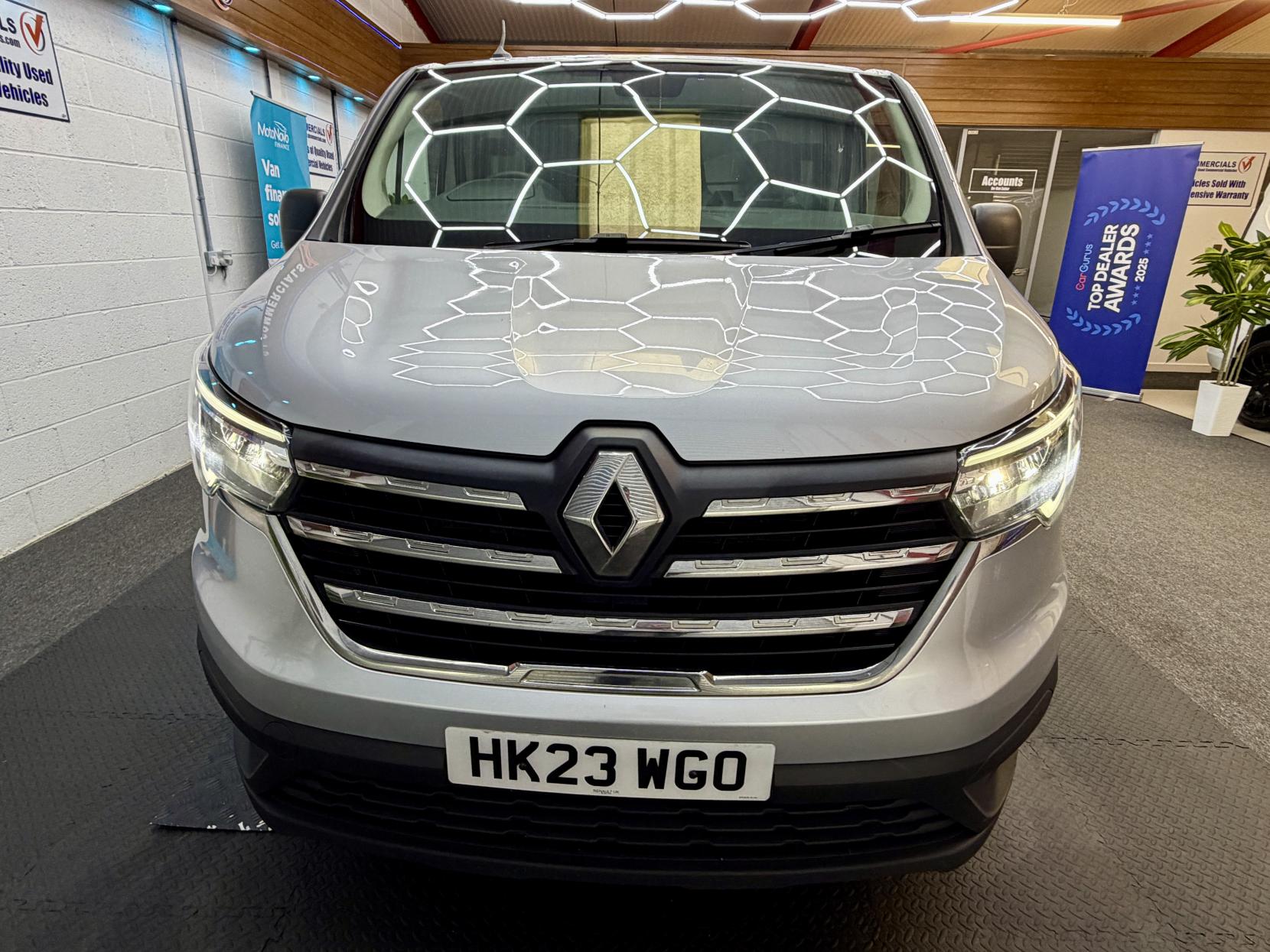 2023 Renault Trafic 2.0 dCi Blue LL30 Business+ Panel Van 5dr Diesel Manual L2 H1 Euro 6 (s/s) (130 ps) - Thumbnail 6