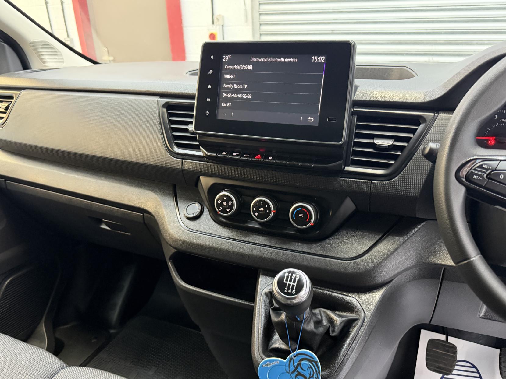 2023 Renault Trafic 2.0 dCi Blue LL30 Business+ Panel Van 5dr Diesel Manual L2 H1 Euro 6 (s/s) (130 ps) - Thumbnail 15
