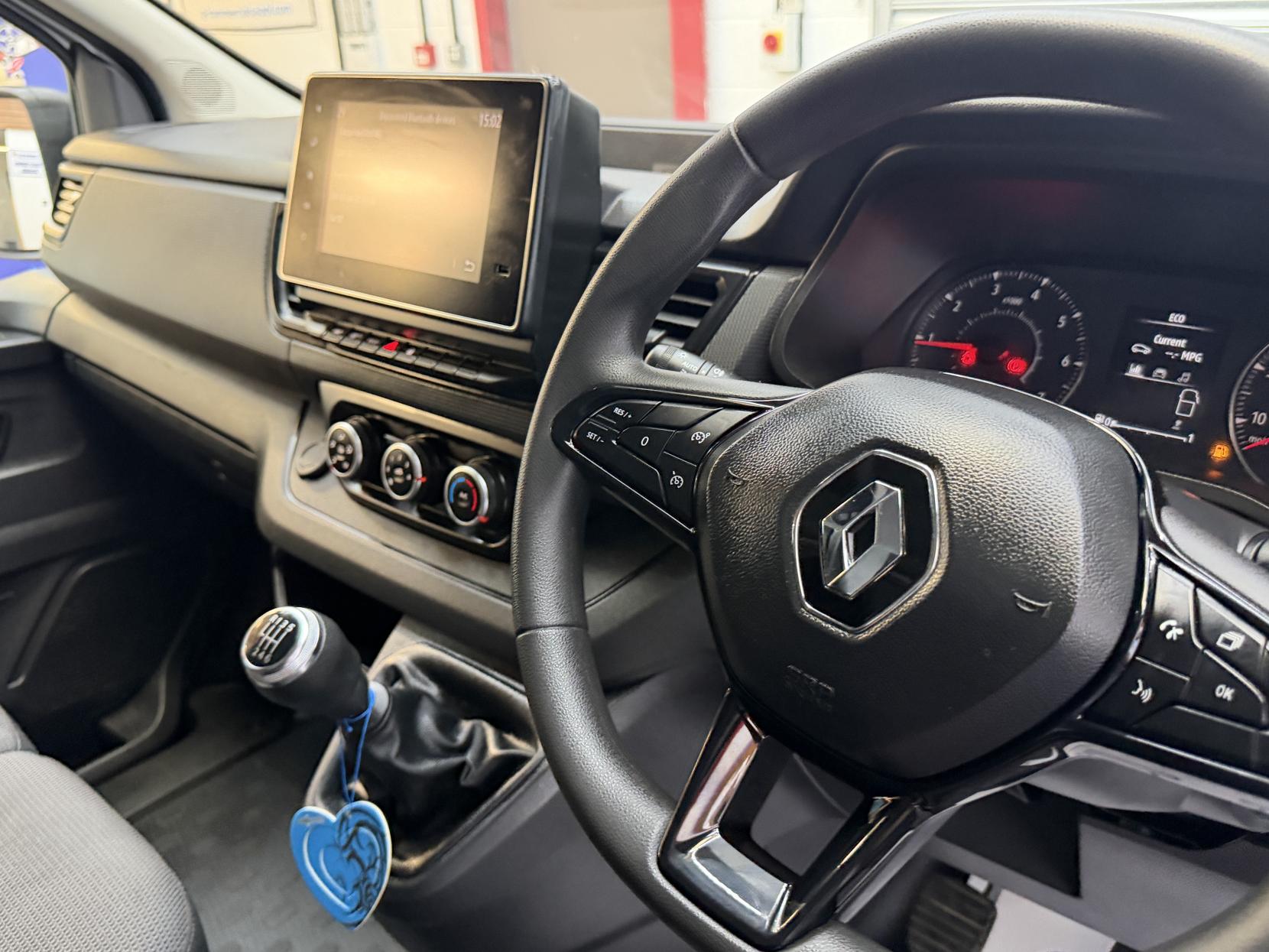 2023 Renault Trafic 2.0 dCi Blue LL30 Business+ Panel Van 5dr Diesel Manual L2 H1 Euro 6 (s/s) (130 ps) - Thumbnail 11