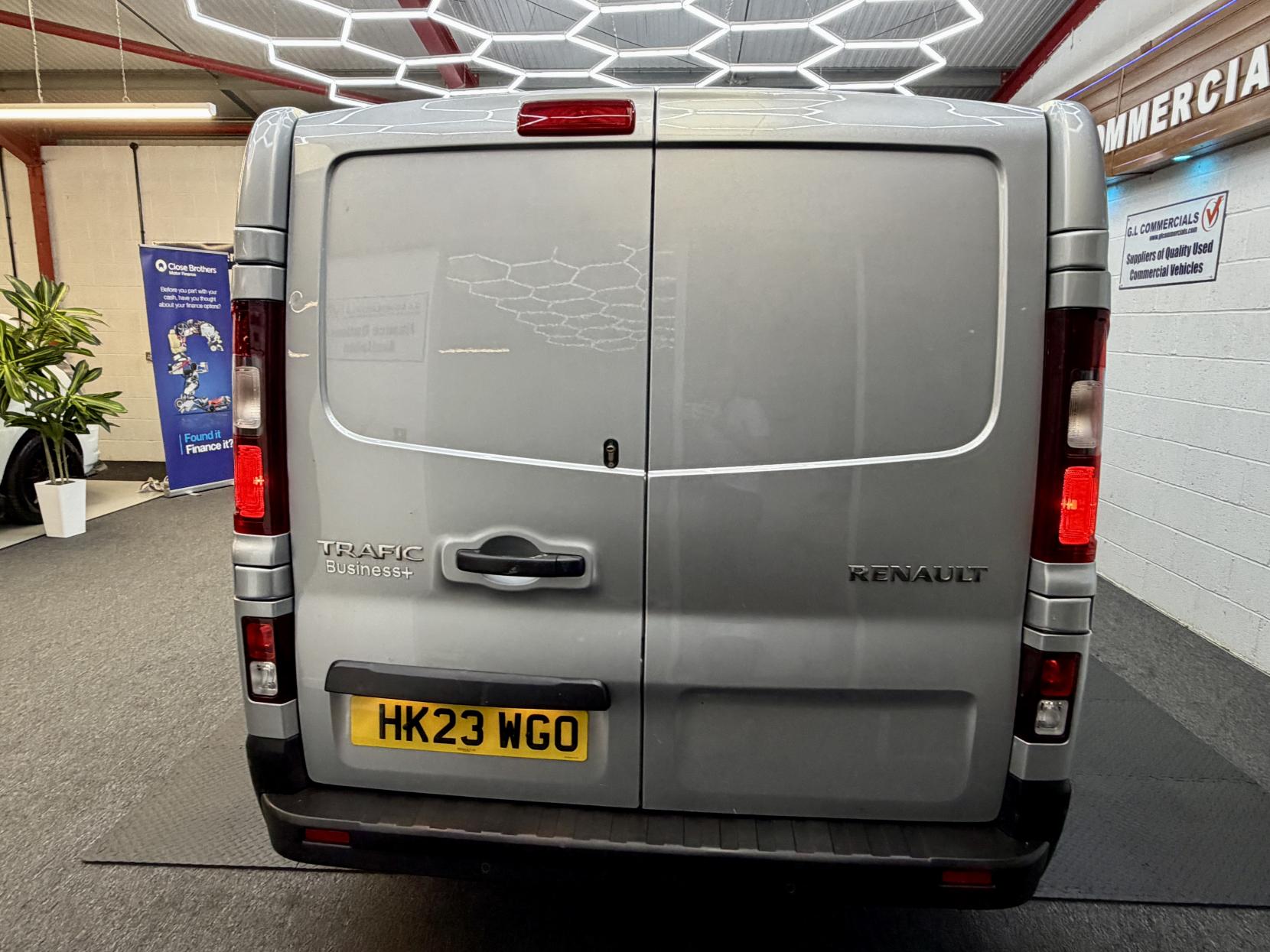 2023 Renault Trafic 2.0 dCi Blue LL30 Business+ Panel Van 5dr Diesel Manual L2 H1 Euro 6 (s/s) (130 ps) - Thumbnail 7