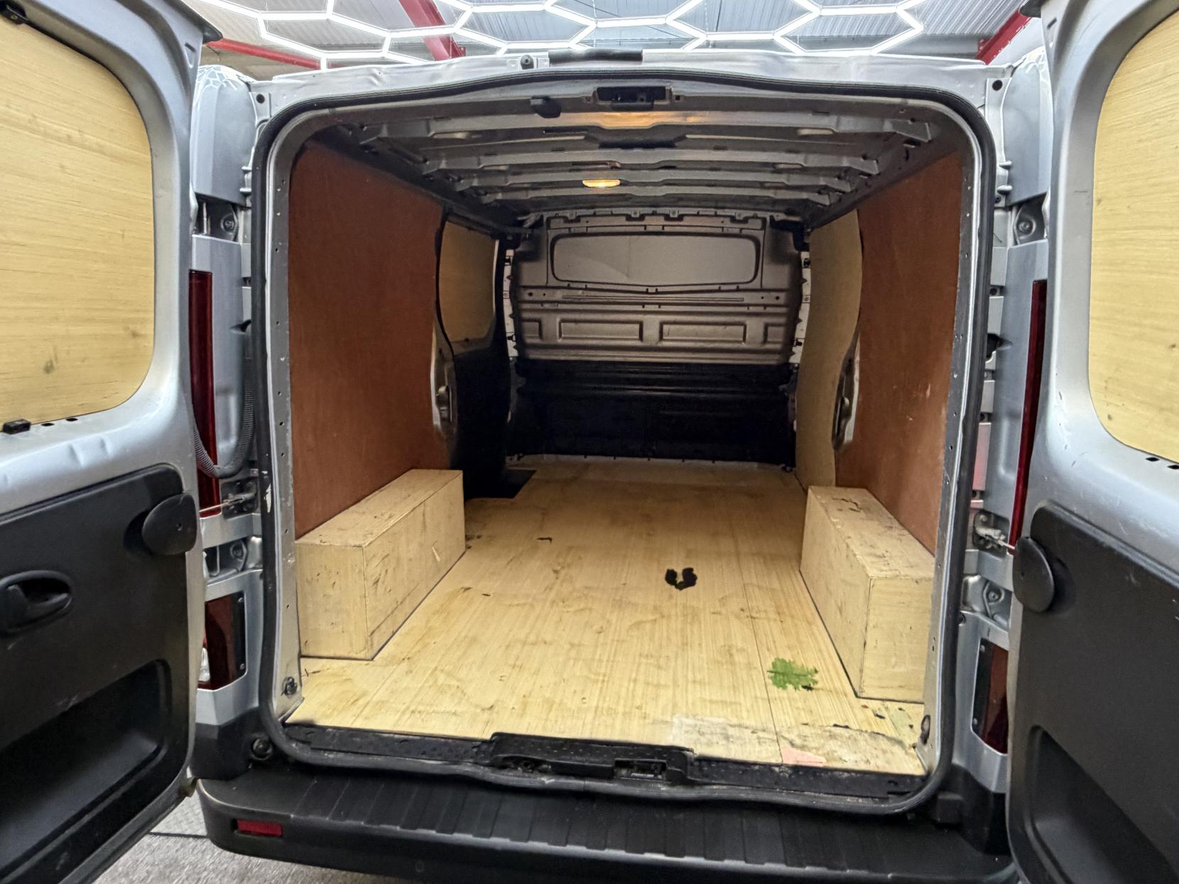 2023 Renault Trafic 2.0 dCi Blue LL30 Business+ Panel Van 5dr Diesel Manual L2 H1 Euro 6 (s/s) (130 ps) - Thumbnail 10