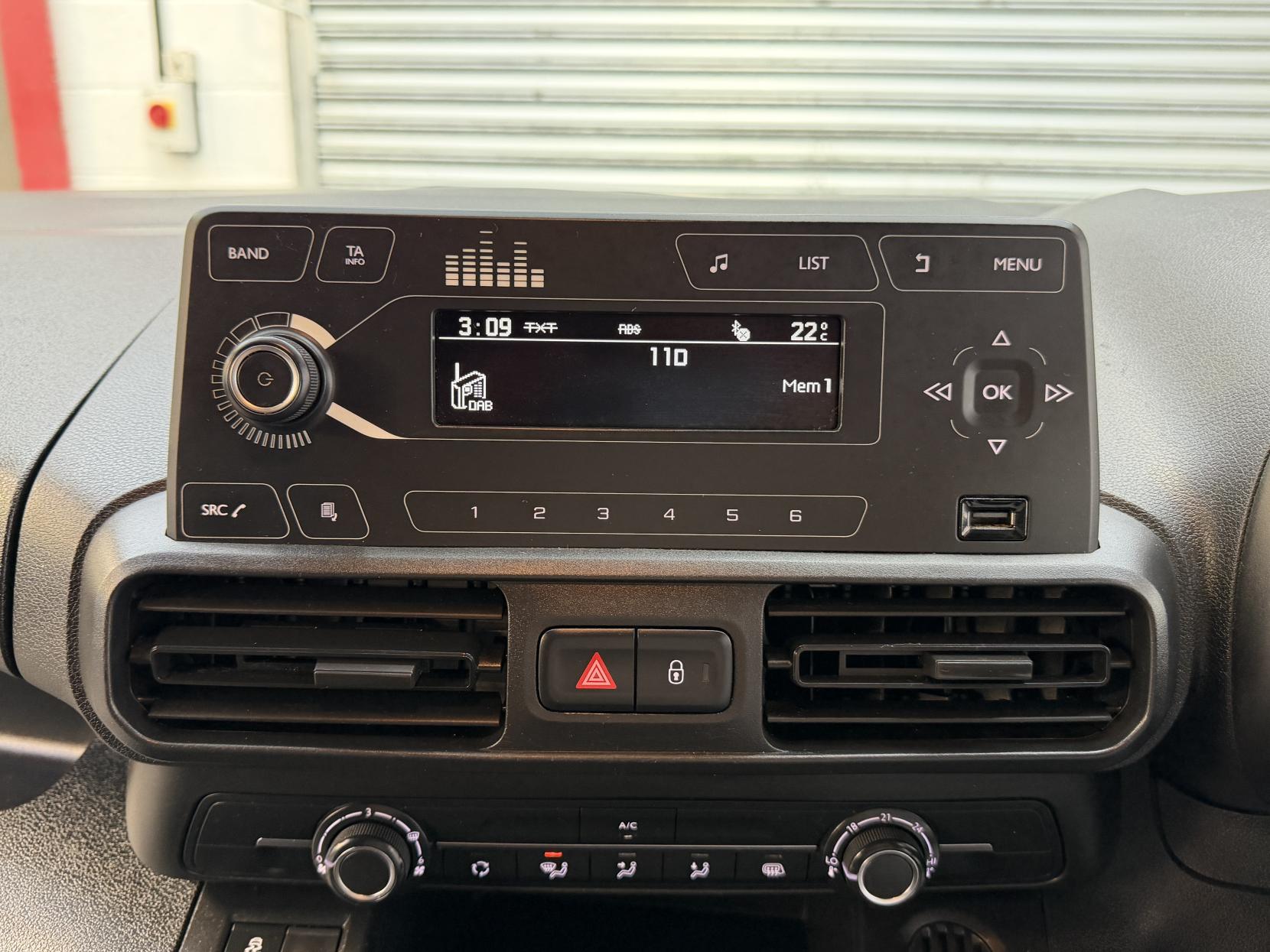 2020 Vauxhall Combo 1.5 Turbo D 2300 Sportive Panel Van 4dr Diesel Manual L2 H1 Euro 6 (s/s) (100 ps) - Thumbnail 14