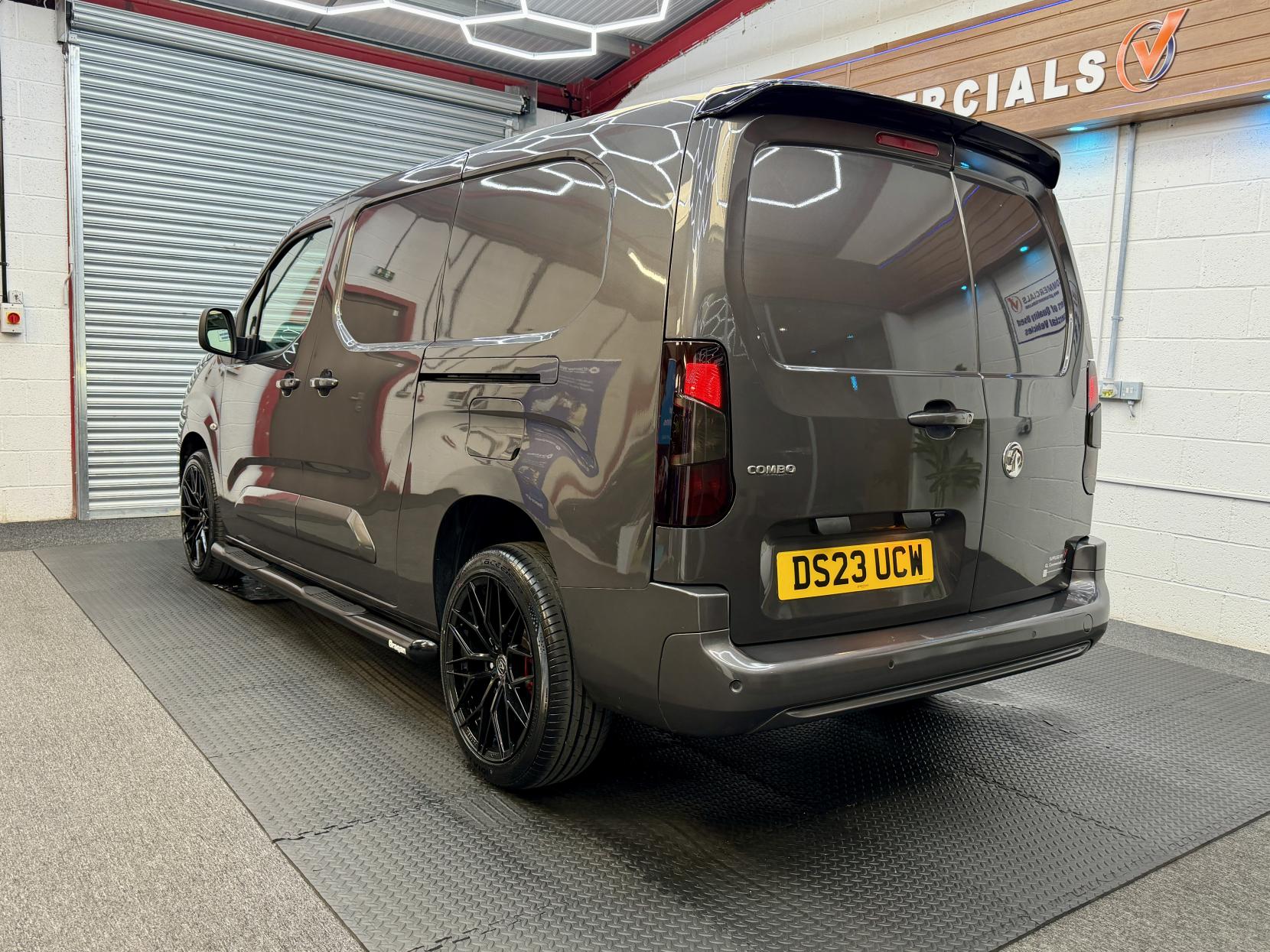 2023 Vauxhall Combo 1.5 Turbo D 2300 Pro Panel Van 6dr Diesel Manual L2 H1 Euro 6 (s/s) (100 ps) - Thumbnail 5