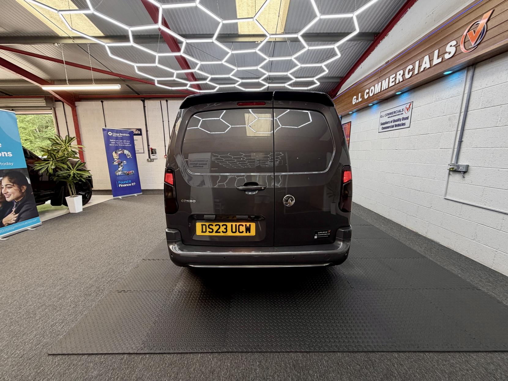 2023 Vauxhall Combo 1.5 Turbo D 2300 Pro Panel Van 6dr Diesel Manual L2 H1 Euro 6 (s/s) (100 ps) - Thumbnail 9