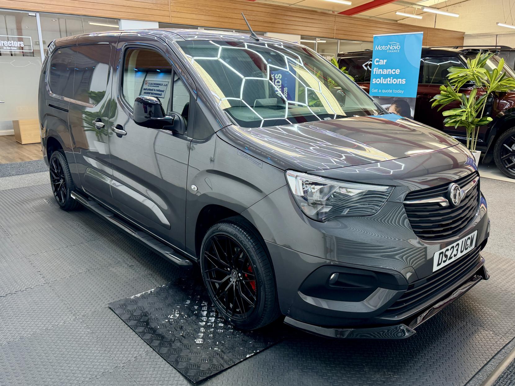 2023 Vauxhall Combo 1.5 Turbo D 2300 Pro Panel Van 6dr Diesel Manual L2 H1 Euro 6 (s/s) (100 ps) - Thumbnail 7