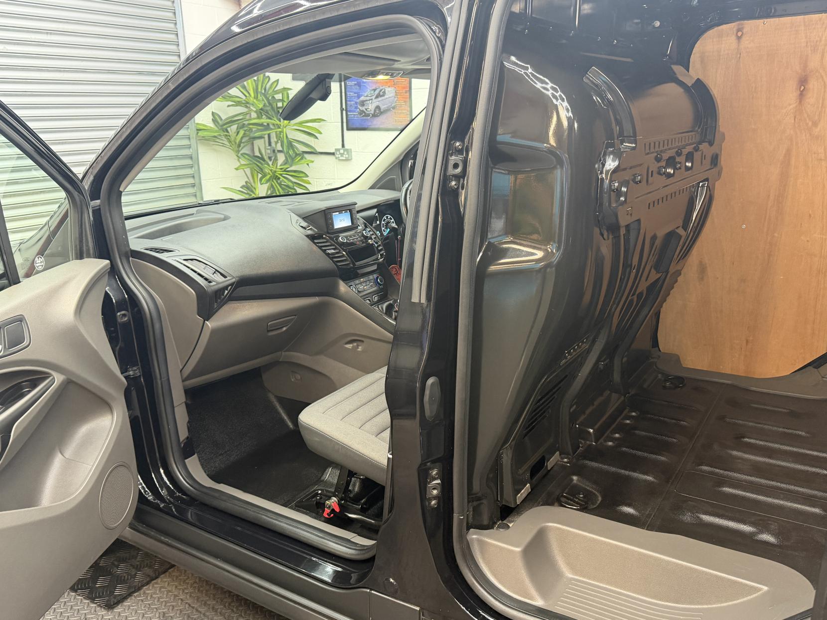 Ford Transit Connect 1.5 200 EcoBlue Limited Panel Van 5dr Diesel Manual L1 Euro 6 (s/s) (120 ps)