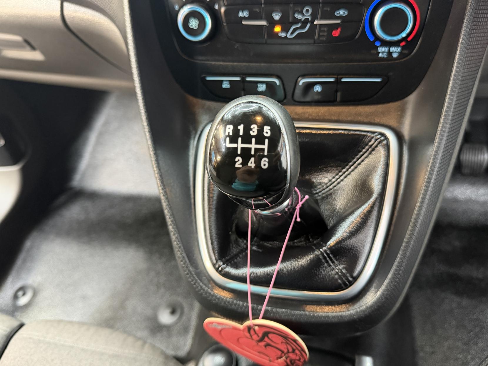 Ford Transit Connect 1.5 200 EcoBlue Limited Panel Van 5dr Diesel Manual L1 Euro 6 (s/s) (120 ps)