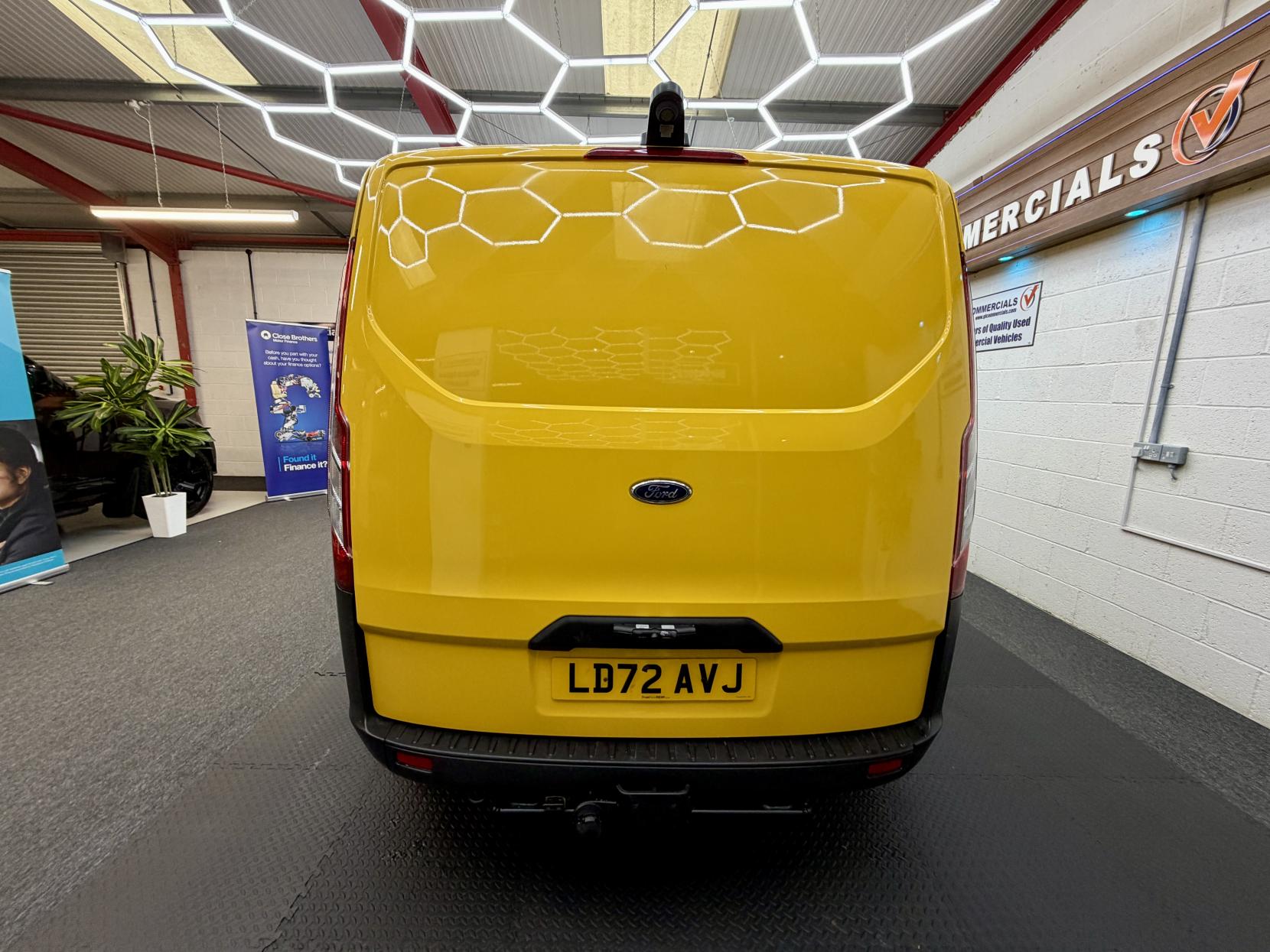 2022 Ford Transit Custom 2.0 340 EcoBlue Leader Panel Van 5dr Diesel Manual L1 H1 Euro 6 (s/s) (130 ps) - Thumbnail 7