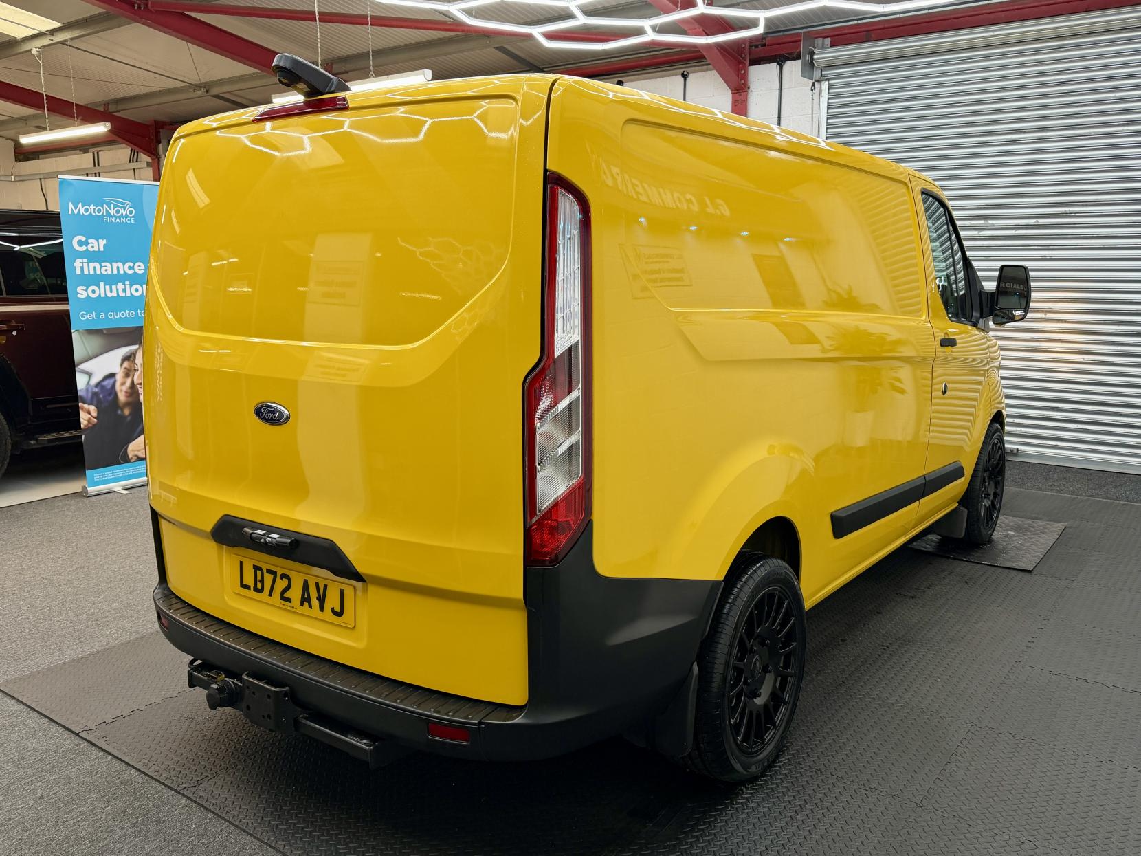 2022 Ford Transit Custom 2.0 340 EcoBlue Leader Panel Van 5dr Diesel Manual L1 H1 Euro 6 (s/s) (130 ps) - Thumbnail 5