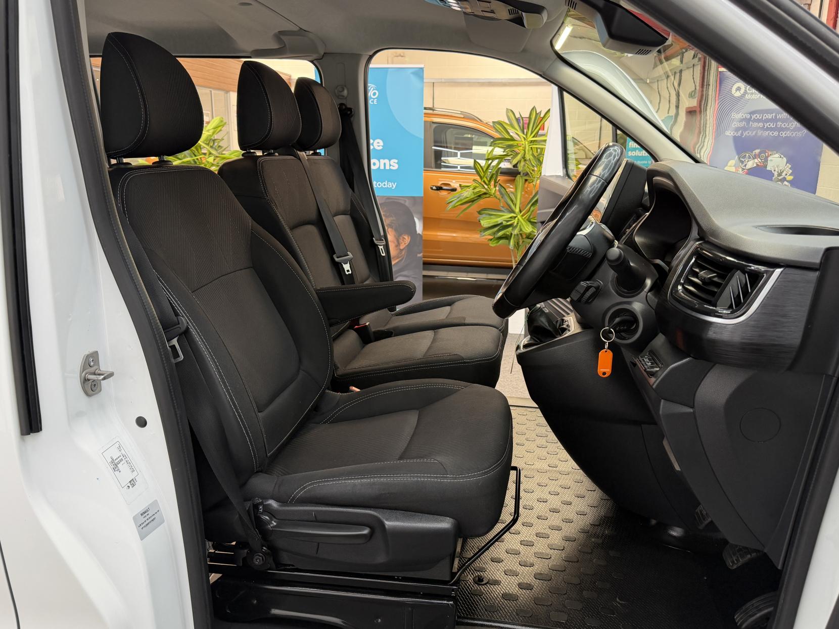 2024 Renault Trafic 2.0 dCi Blue LL30 Extra Crew Van Double Cab 6dr Diesel Manual L2 H1 Euro 6 (s/s) (150 ps) - Thumbnail 9