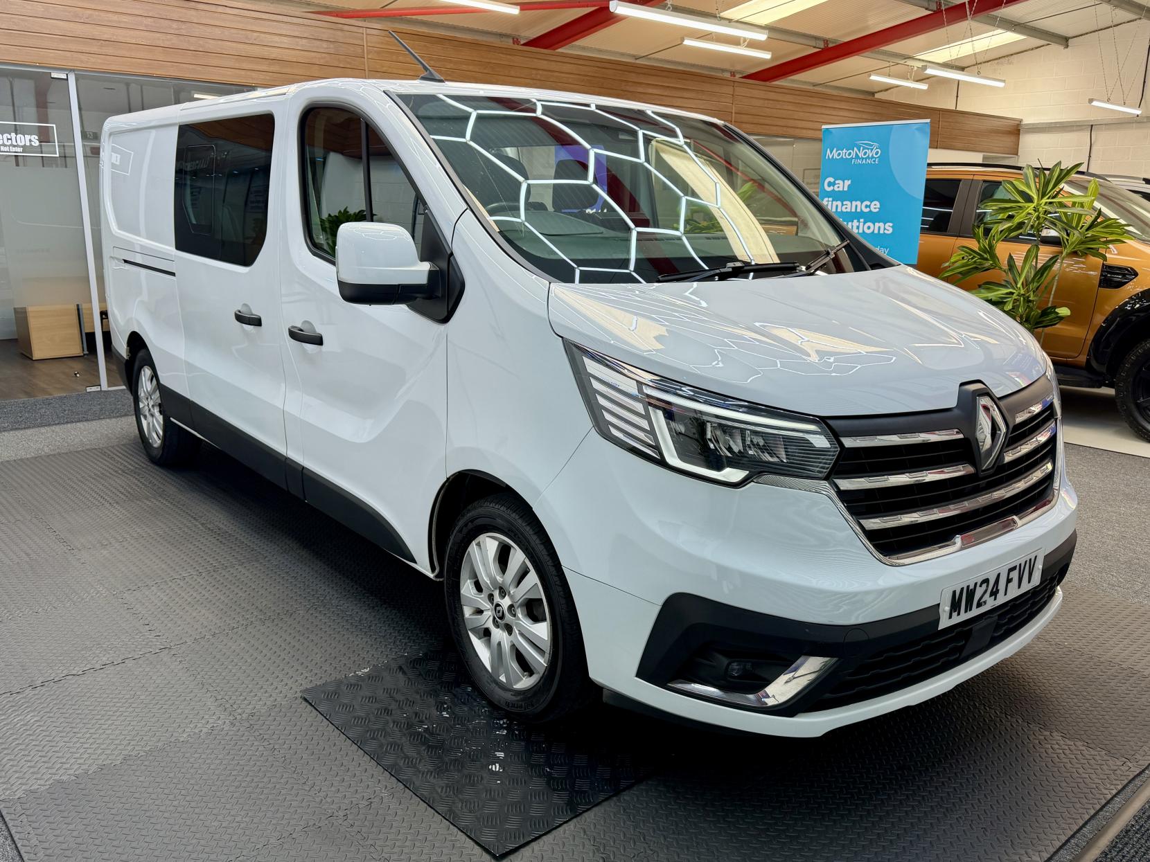 2024 Renault Trafic 2.0 dCi Blue LL30 Extra Crew Van Double Cab 6dr Diesel Manual L2 H1 Euro 6 (s/s) (150 ps) - Thumbnail 6