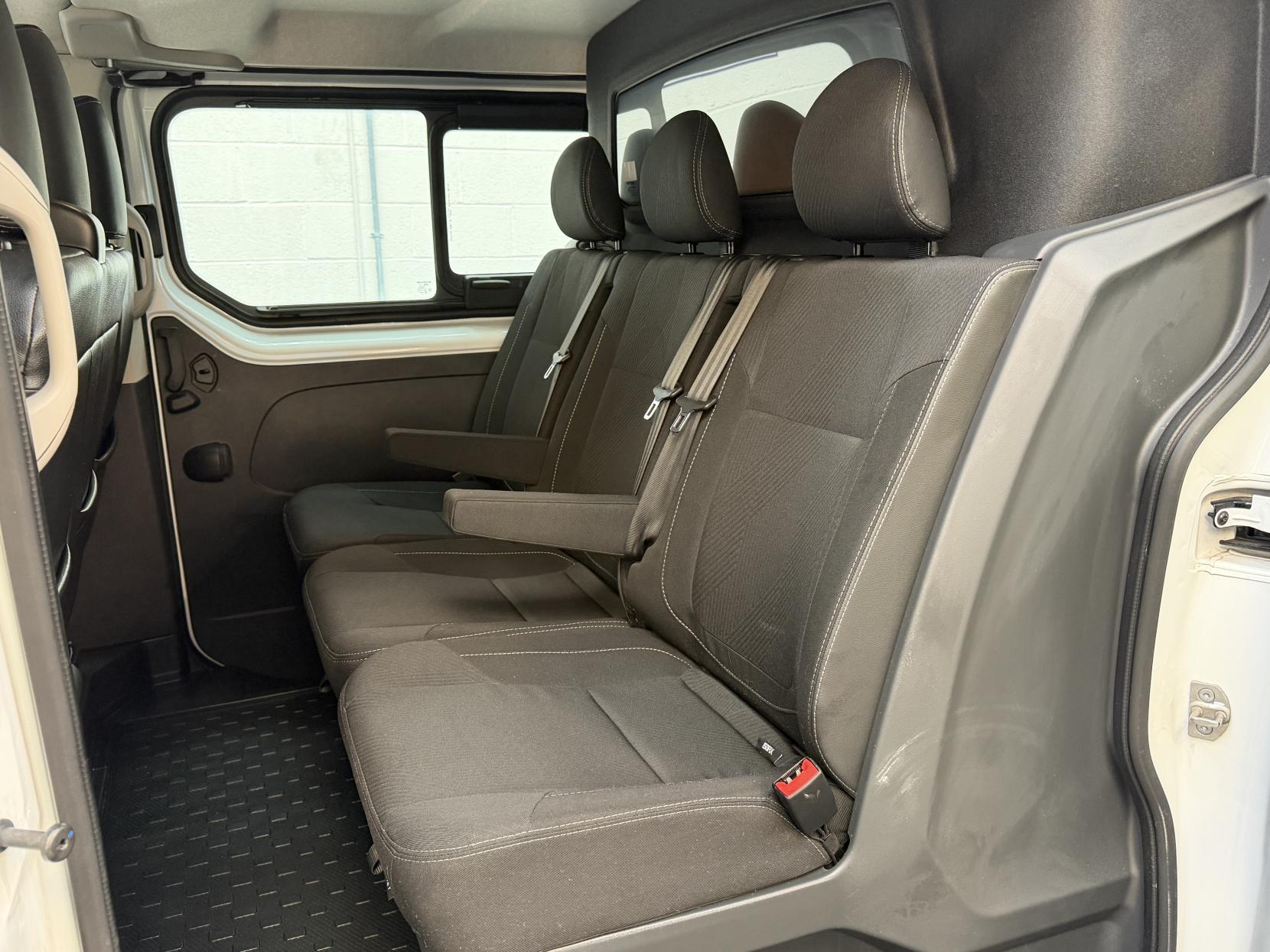 2024 Renault Trafic 2.0 dCi Blue LL30 Extra Crew Van Double Cab 6dr Diesel Manual L2 H1 Euro 6 (s/s) (150 ps) - Thumbnail 14
