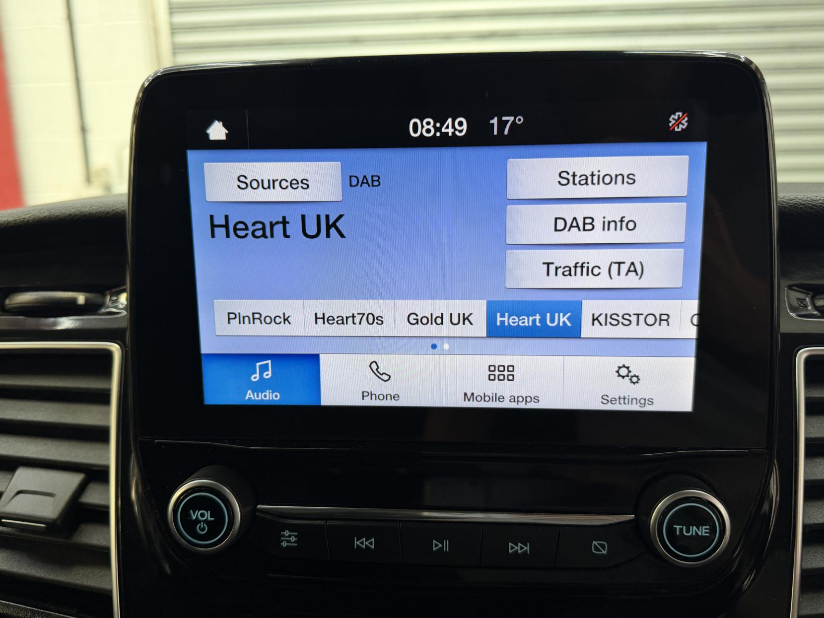 2023 Ford Transit Custom 2.0 300 EcoBlue Limited Panel Van 5dr Diesel Manual L2 H1 Euro 6 (s/s) (130 ps) - Thumbnail 21