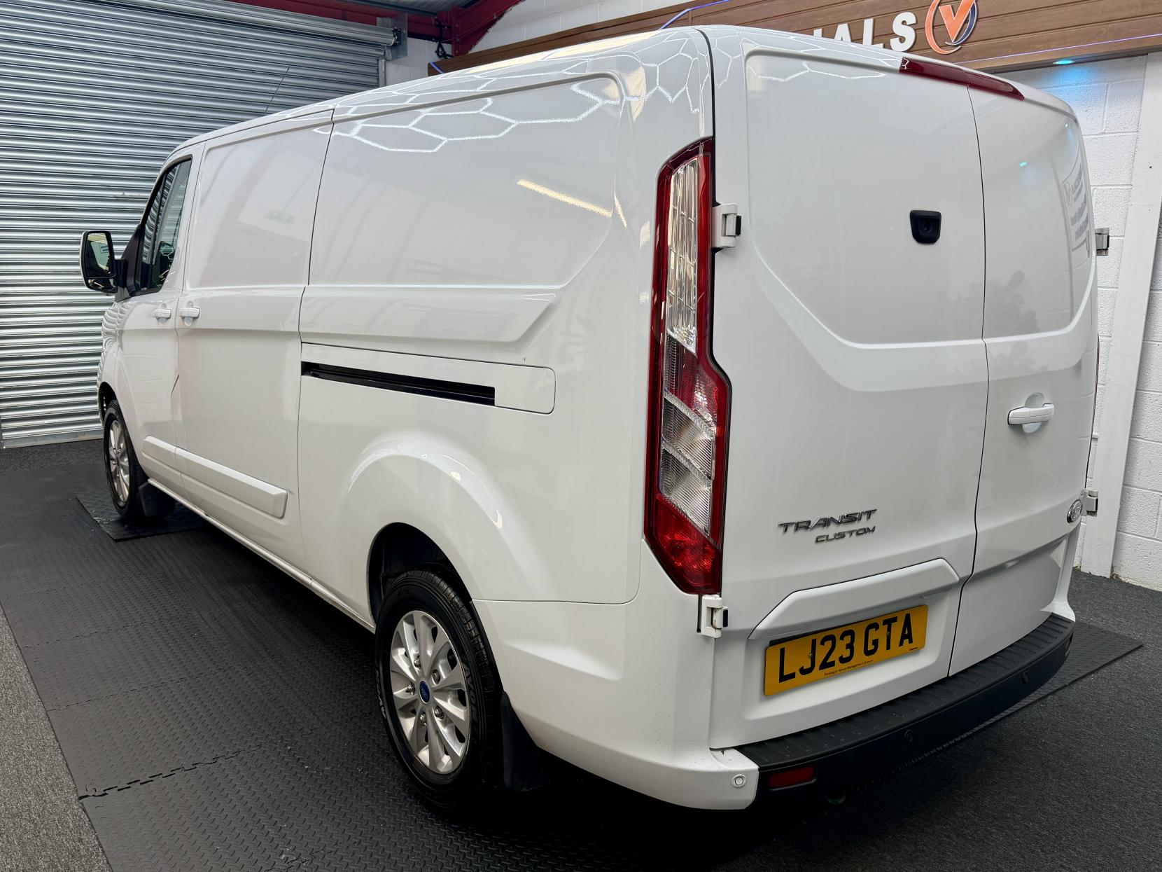 2023 Ford Transit Custom 2.0 300 EcoBlue Limited Panel Van 5dr Diesel Manual L2 H1 Euro 6 (s/s) (130 ps) - Thumbnail 2