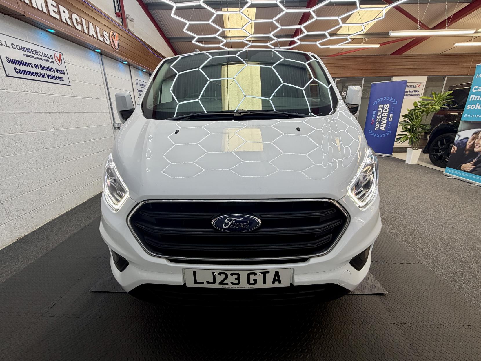 2023 Ford Transit Custom 2.0 300 EcoBlue Limited Panel Van 5dr Diesel Manual L2 H1 Euro 6 (s/s) (130 ps) - Thumbnail 7