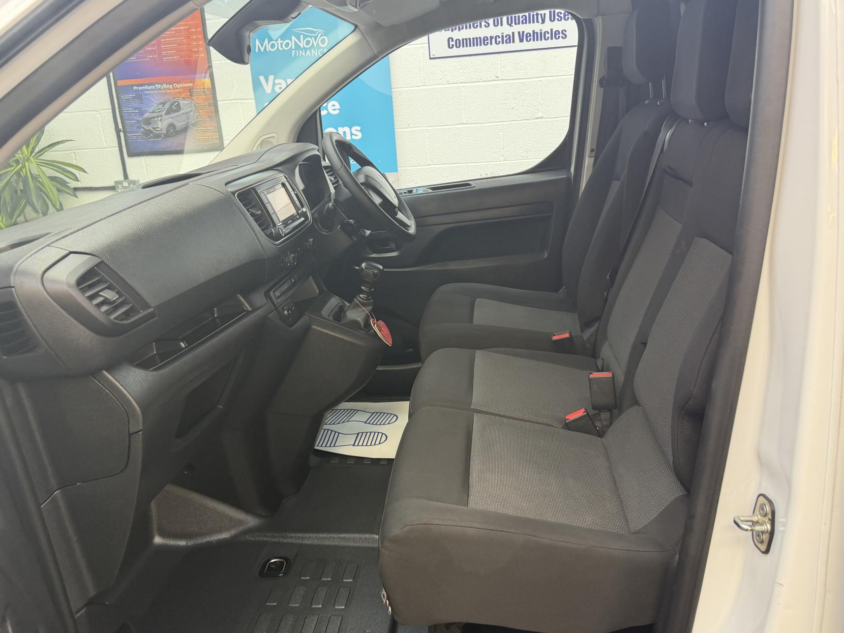 2023 Peugeot Expert 1.5 BlueHDi 1000 Asphalt Premium + Long Panel Van 6dr Diesel Manual LWB Euro 6 (s/s) (100 bhp) - Thumbnail 15