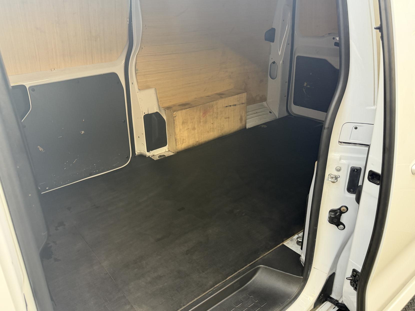 2023 Peugeot Expert 1.5 BlueHDi 1000 Asphalt Premium + Long Panel Van 6dr Diesel Manual LWB Euro 6 (s/s) (100 bhp) - Thumbnail 11