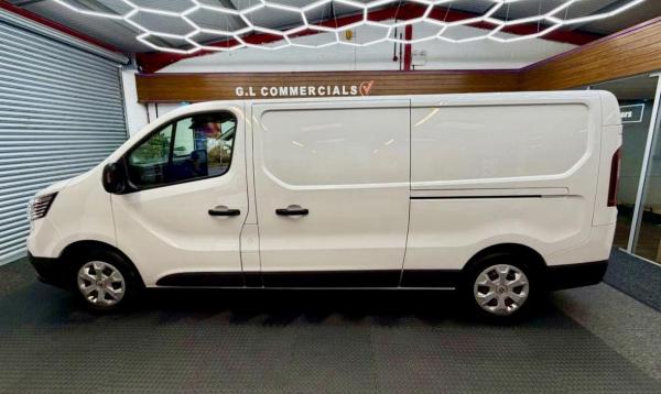 Renault Trafic 2.0 dCi Blue LL30 Advance Panel Van 5dr Diesel Manual L2 H1 Euro 6 (s/s) (130 ps)