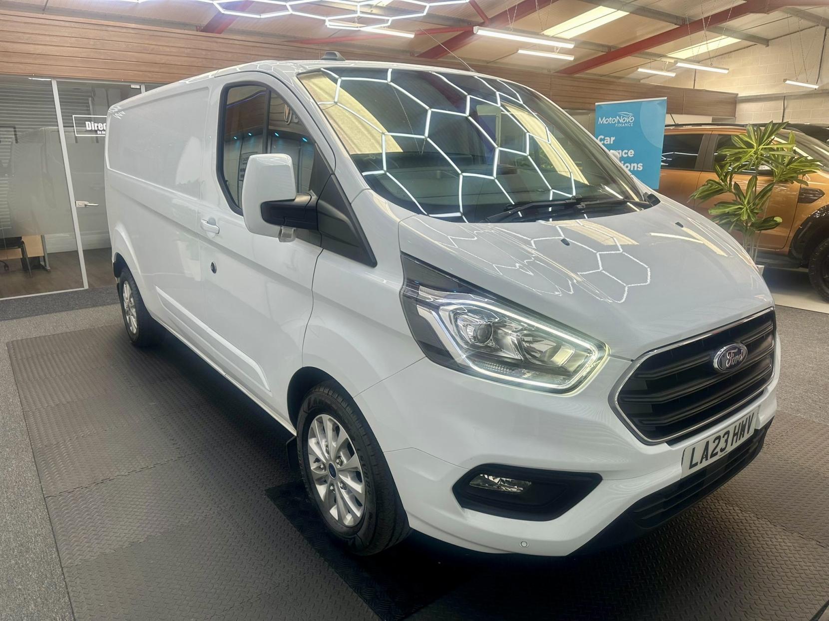 2023 Ford Transit Custom 2.0 300 EcoBlue Limited Panel Van 5dr Diesel Manual L2 H1 Euro 6 (s/s) (130 ps) - Thumbnail 6