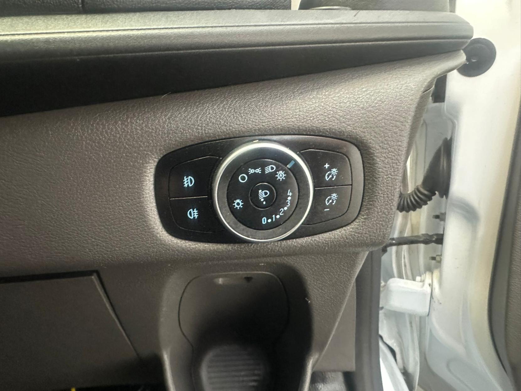 2023 Ford Transit Custom 2.0 300 EcoBlue Limited Panel Van 5dr Diesel Manual L2 H1 Euro 6 (s/s) (130 ps) - Thumbnail 18