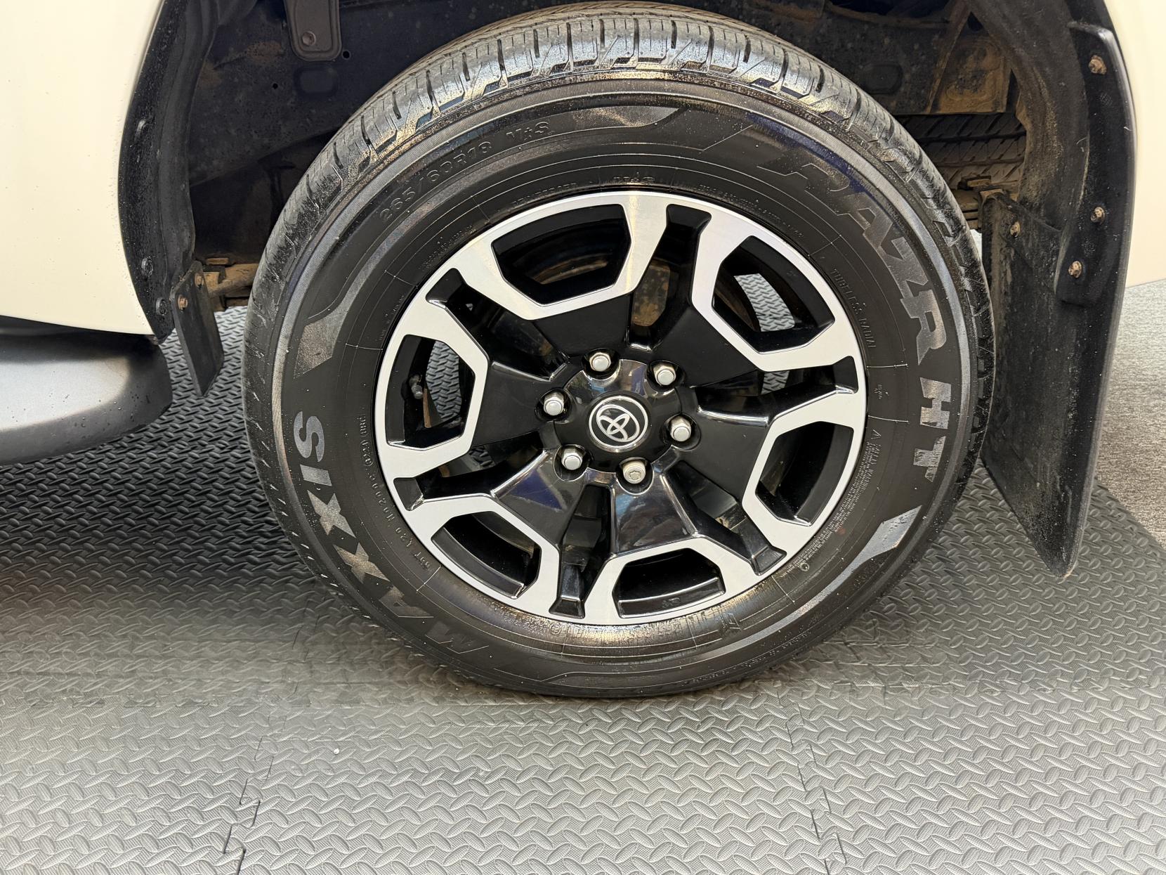 2022 Toyota Hilux - Thumbnail 18