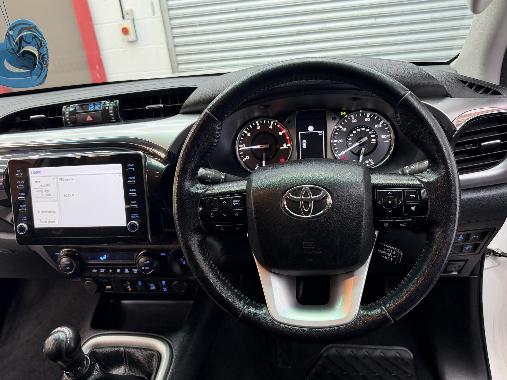 2022 Toyota Hilux - Thumbnail 16