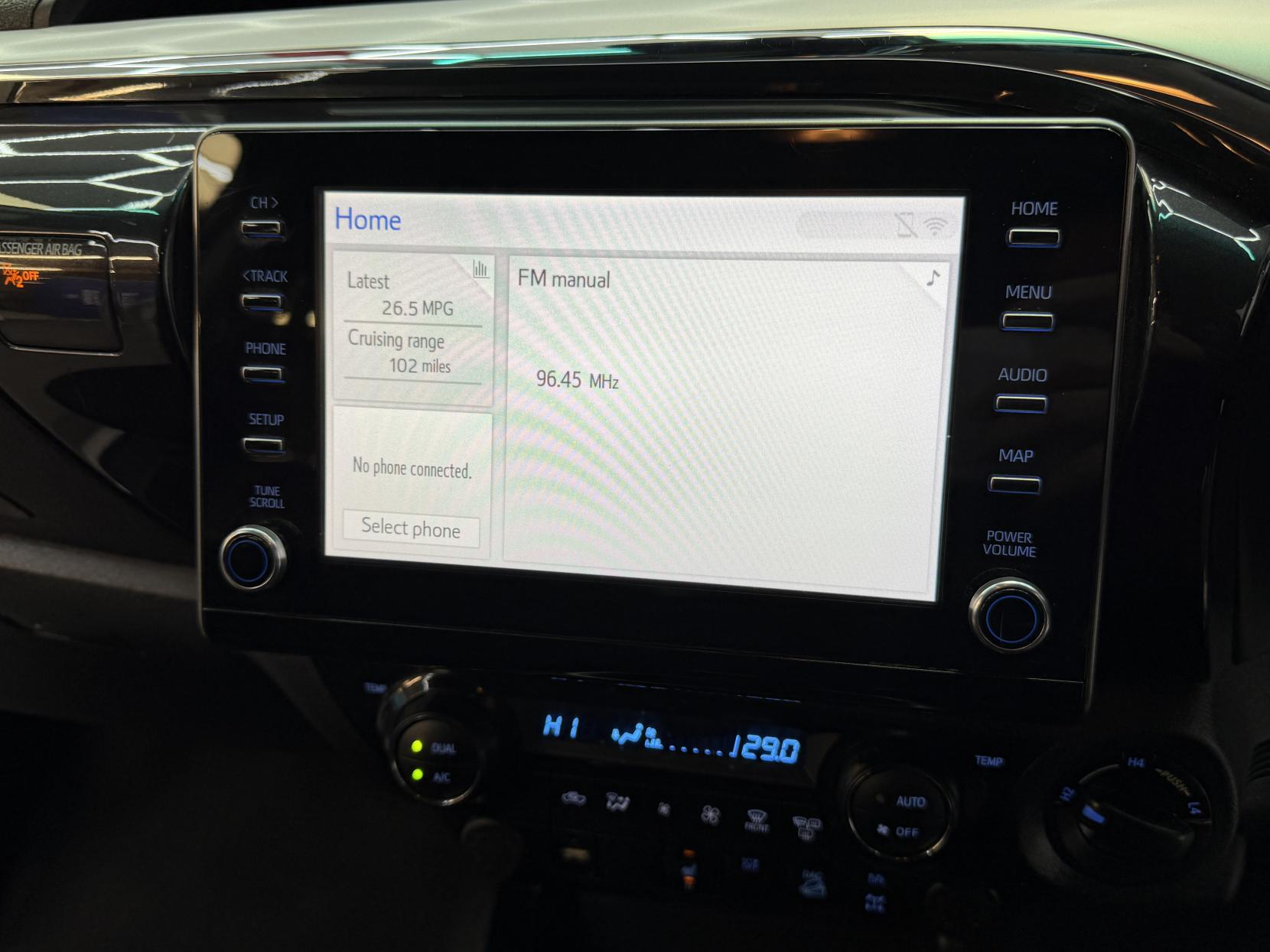 2022 Toyota Hilux - Thumbnail 11