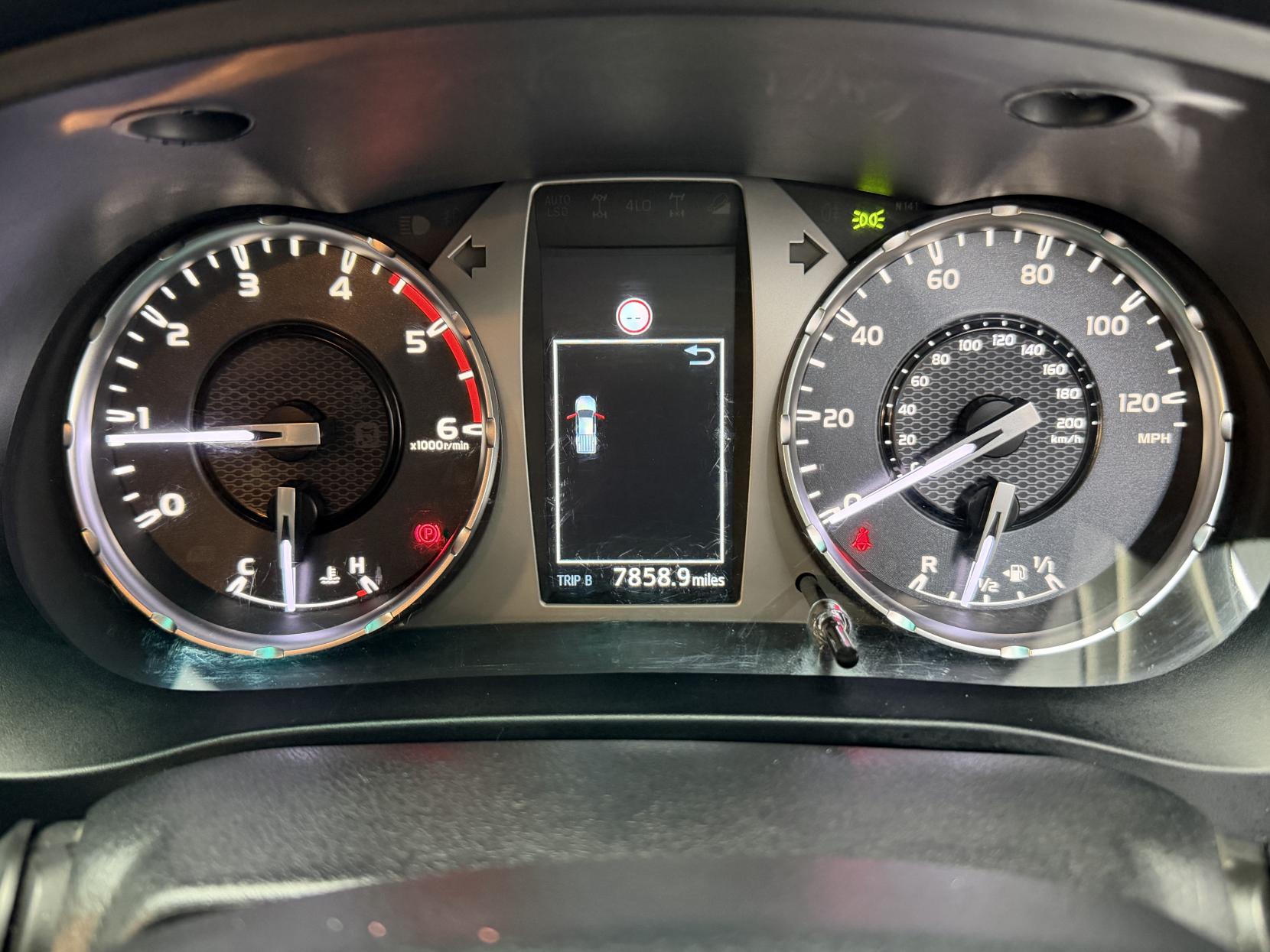 2022 Toyota Hilux - Thumbnail 14