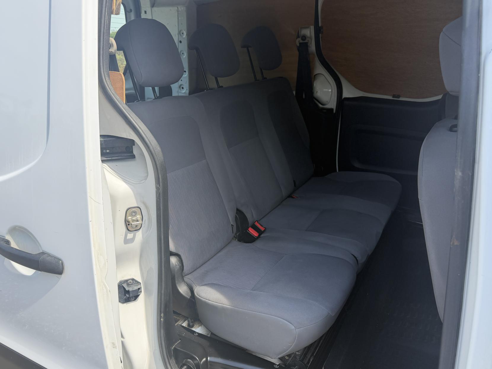 2016 Peugeot Partner 1.6 BlueHDi 744 S Combi Van 6dr Diesel Manual L2 (113 g/km, 97.64 bhp) - Thumbnail 10