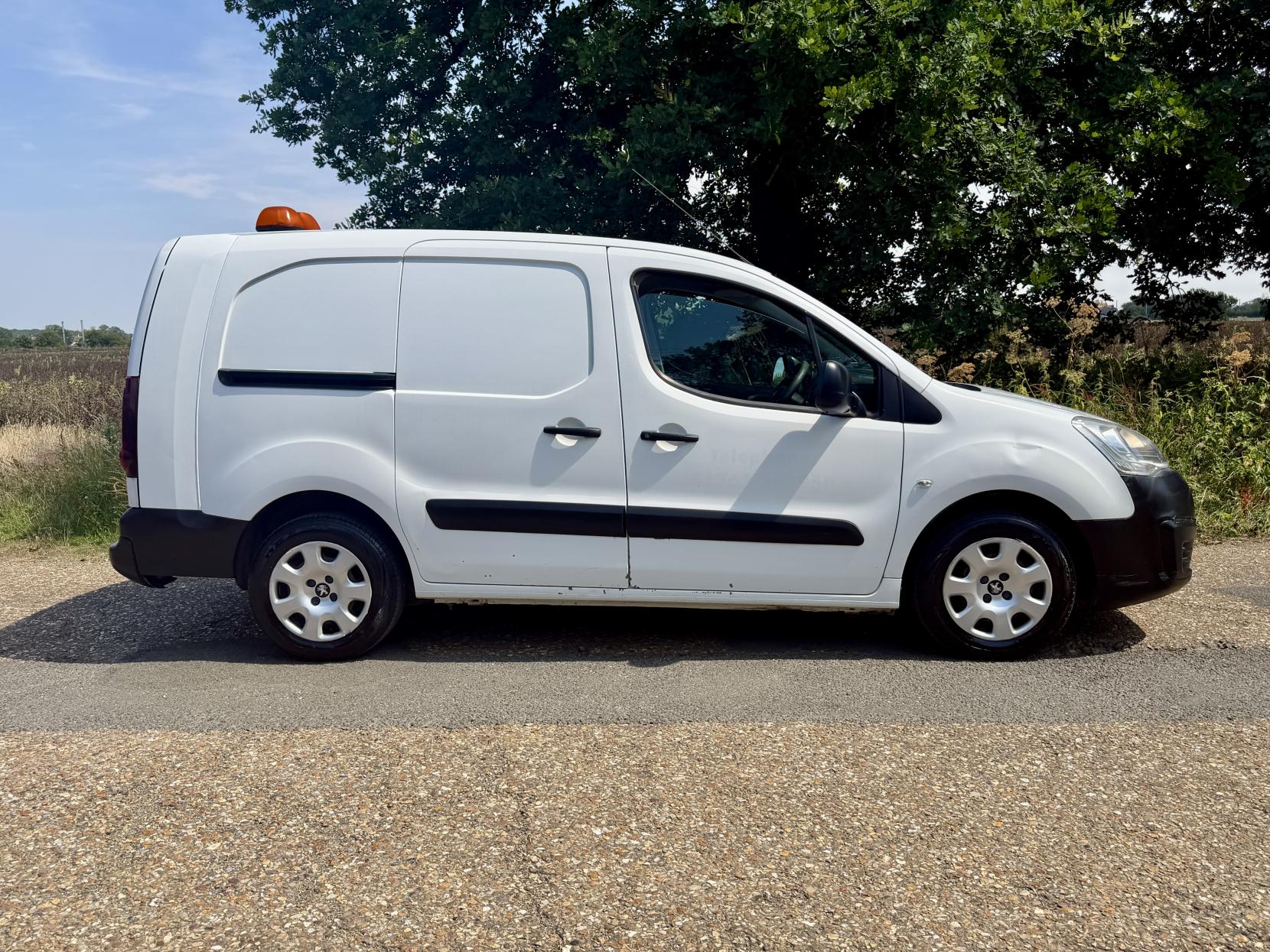 2016 Peugeot Partner 1.6 BlueHDi 744 S Combi Van 6dr Diesel Manual L2 (113 g/km, 97.64 bhp) - Thumbnail 5