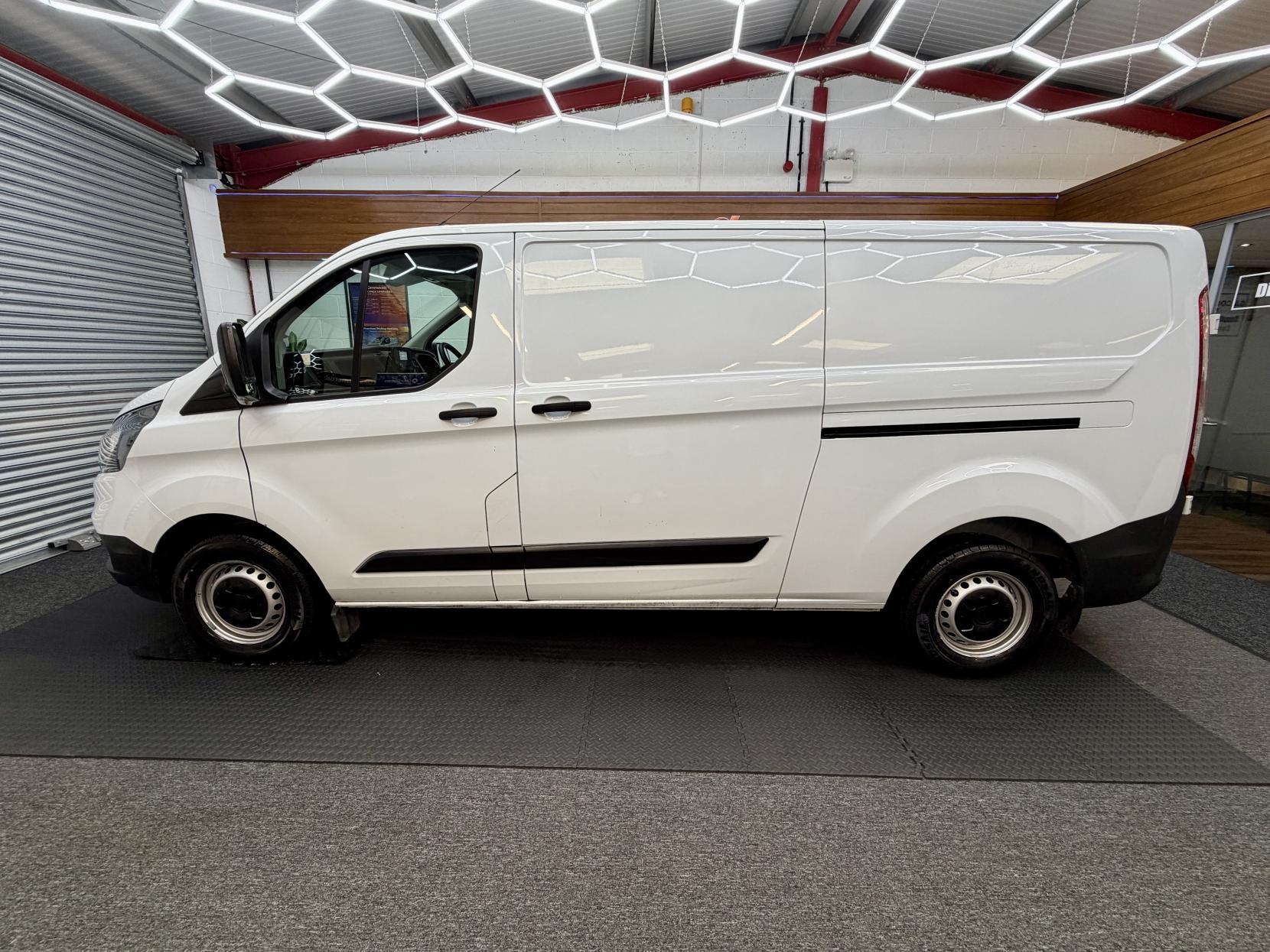 2023 Ford Transit Custom 2.0 300 EcoBlue Leader Panel Van 5dr Diesel Manual L2 H1 Euro 6 (s/s) (130 ps)