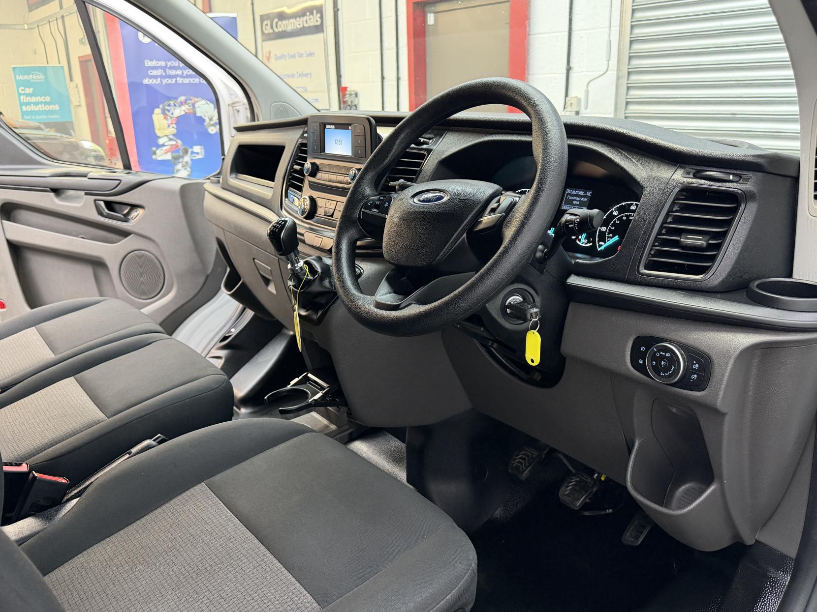 2023 Ford Transit Custom 2.0 300 EcoBlue Leader Panel Van 5dr Diesel Manual L2 H1 Euro 6 (s/s) (130 ps) - Thumbnail 11