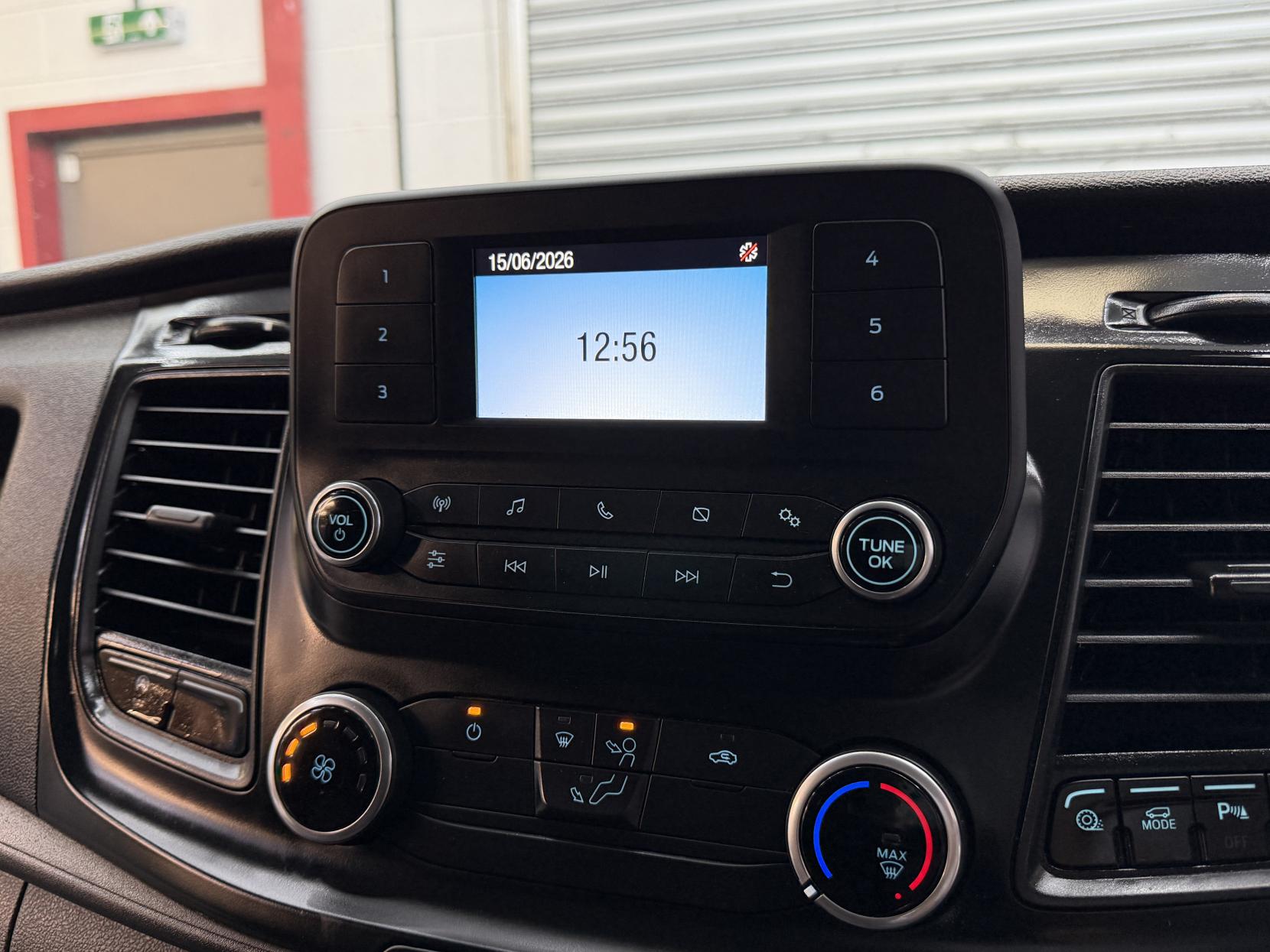 2023 Ford Transit Custom 2.0 300 EcoBlue Leader Panel Van 5dr Diesel Manual L2 H1 Euro 6 (s/s) (130 ps) - Thumbnail 17