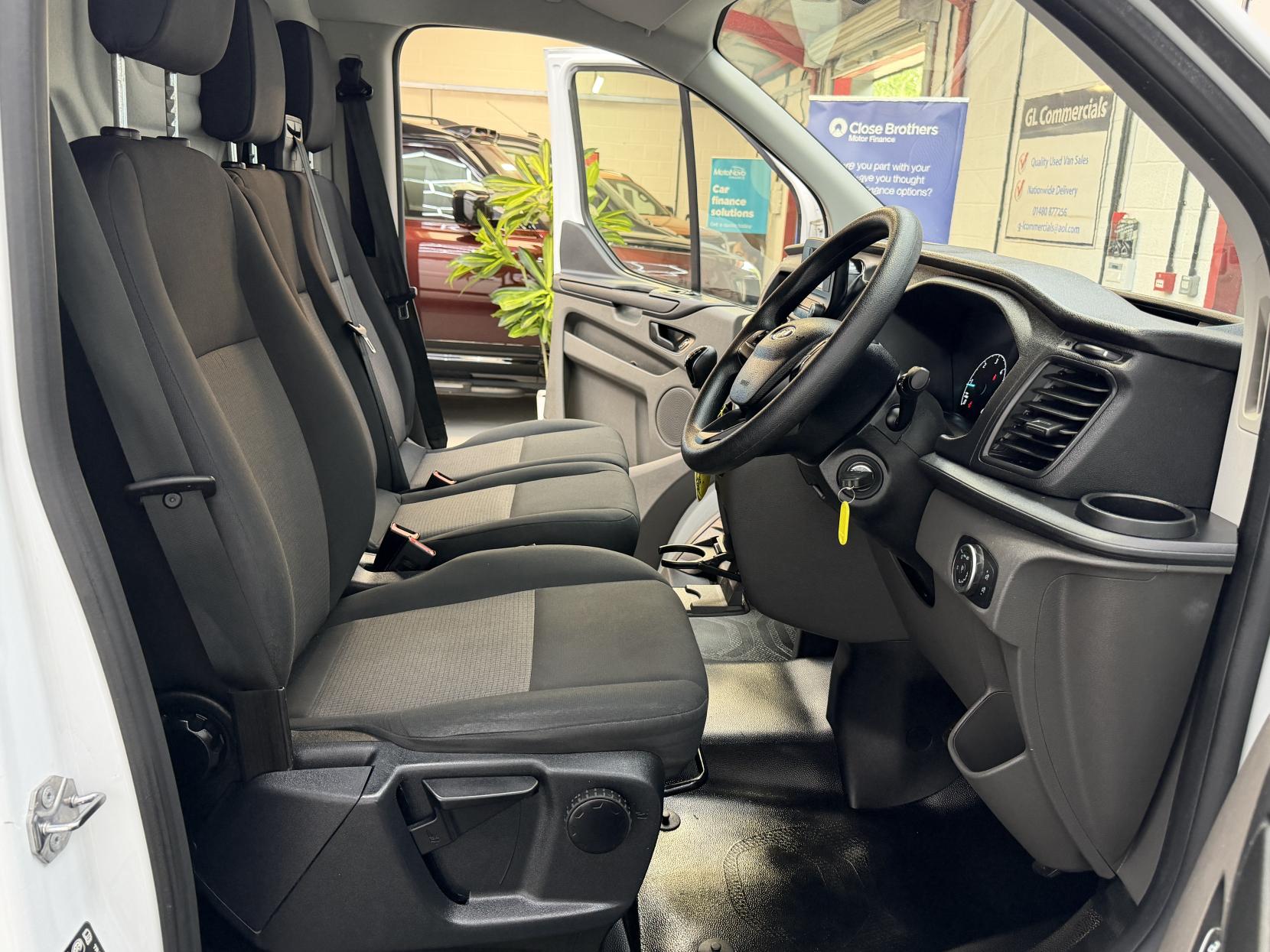 2023 Ford Transit Custom 2.0 300 EcoBlue Leader Panel Van 5dr Diesel Manual L2 H1 Euro 6 (s/s) (130 ps) - Thumbnail 8