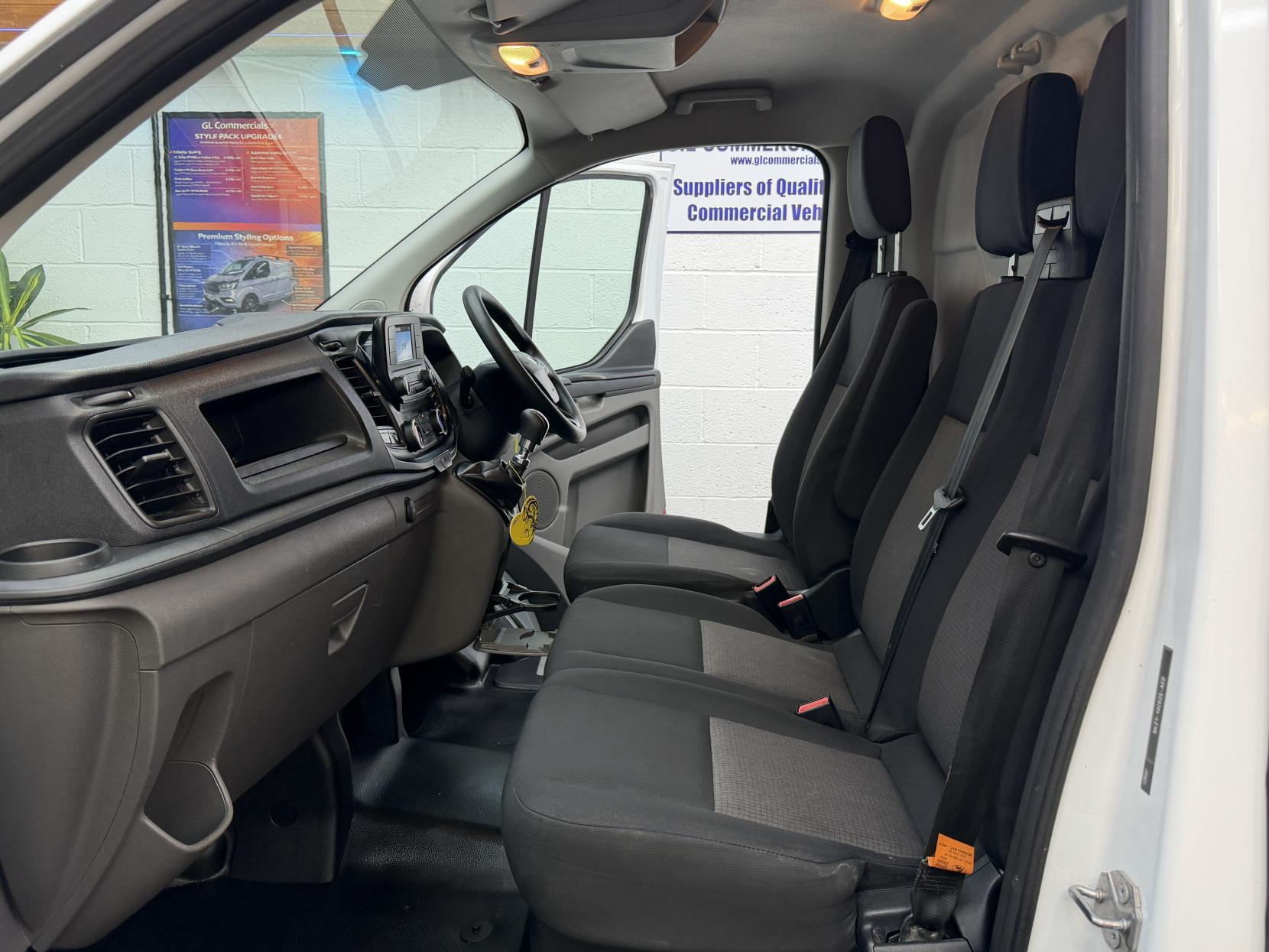 2023 Ford Transit Custom 2.0 300 EcoBlue Leader Panel Van 5dr Diesel Manual L2 H1 Euro 6 (s/s) (130 ps) - Thumbnail 9