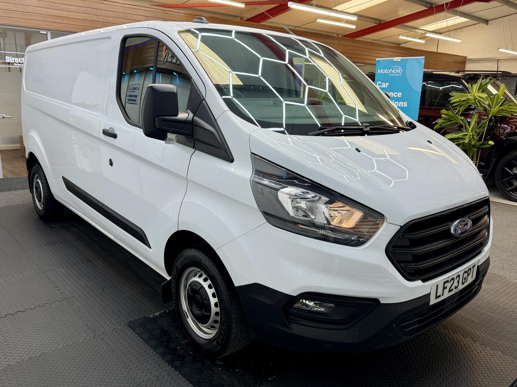 2023 Ford Transit Custom 2.0 300 EcoBlue Leader Panel Van 5dr Diesel Manual L2 H1 Euro 6 (s/s) (130 ps) - Thumbnail 7