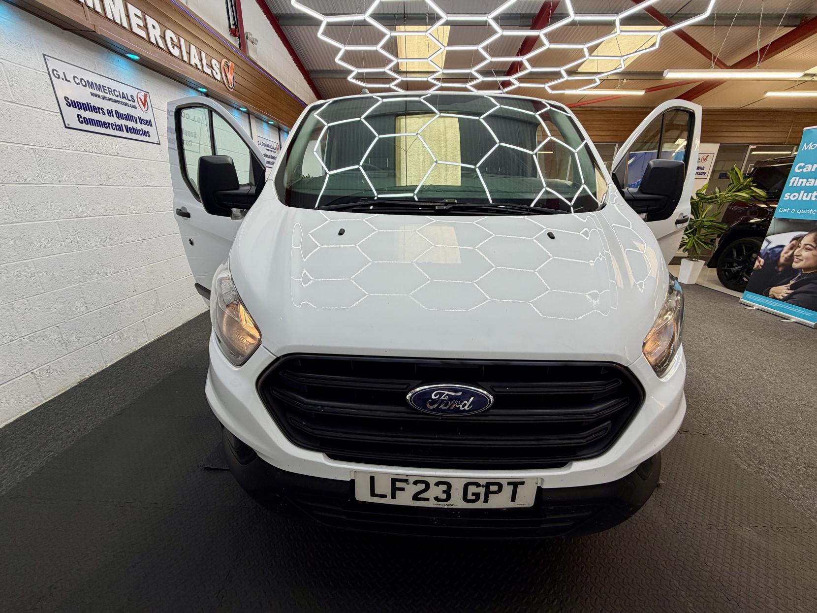 2023 Ford Transit Custom 2.0 300 EcoBlue Leader Panel Van 5dr Diesel Manual L2 H1 Euro 6 (s/s) (130 ps) - Thumbnail 3