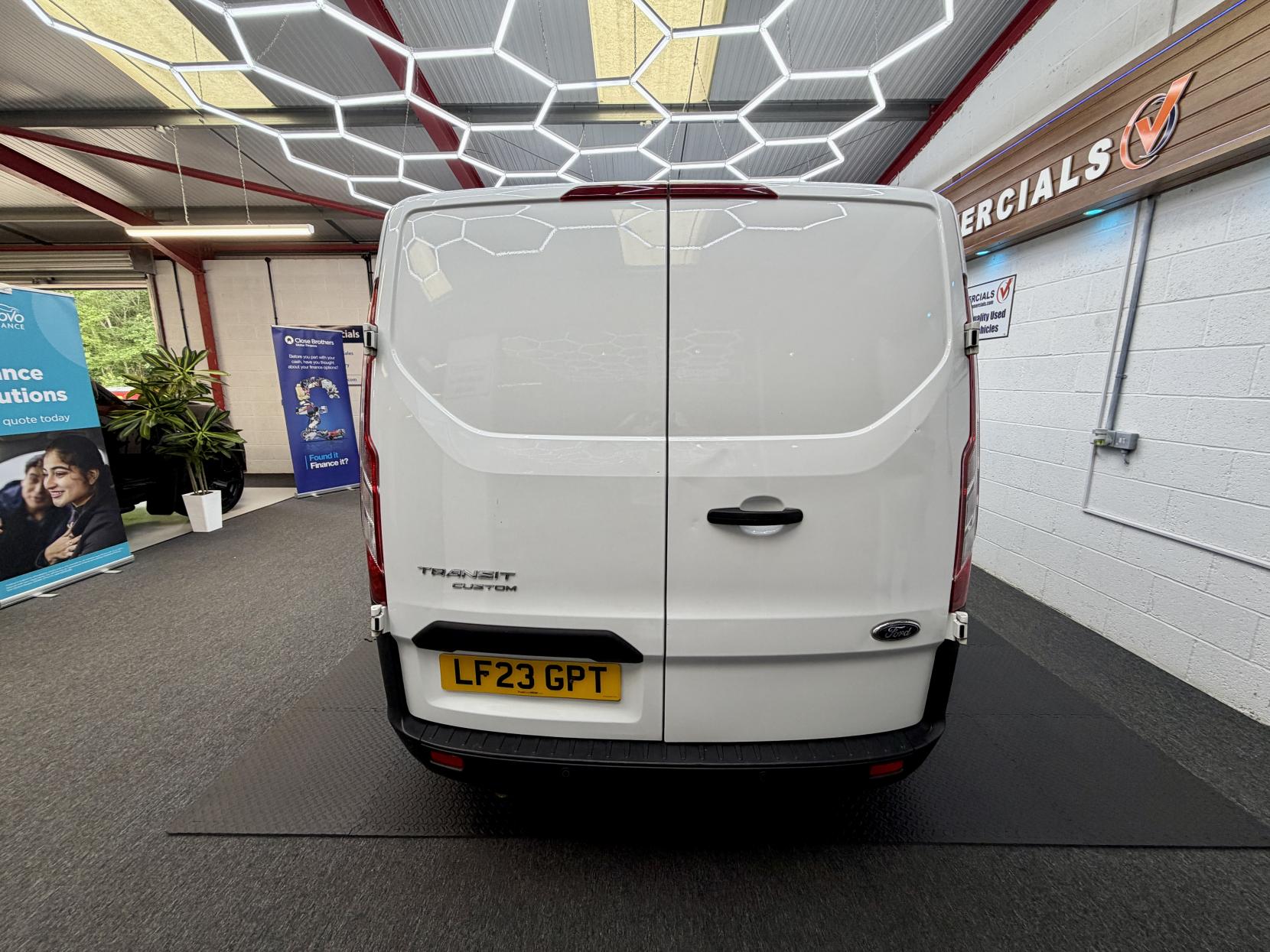 2023 Ford Transit Custom 2.0 300 EcoBlue Leader Panel Van 5dr Diesel Manual L2 H1 Euro 6 (s/s) (130 ps) - Thumbnail 6
