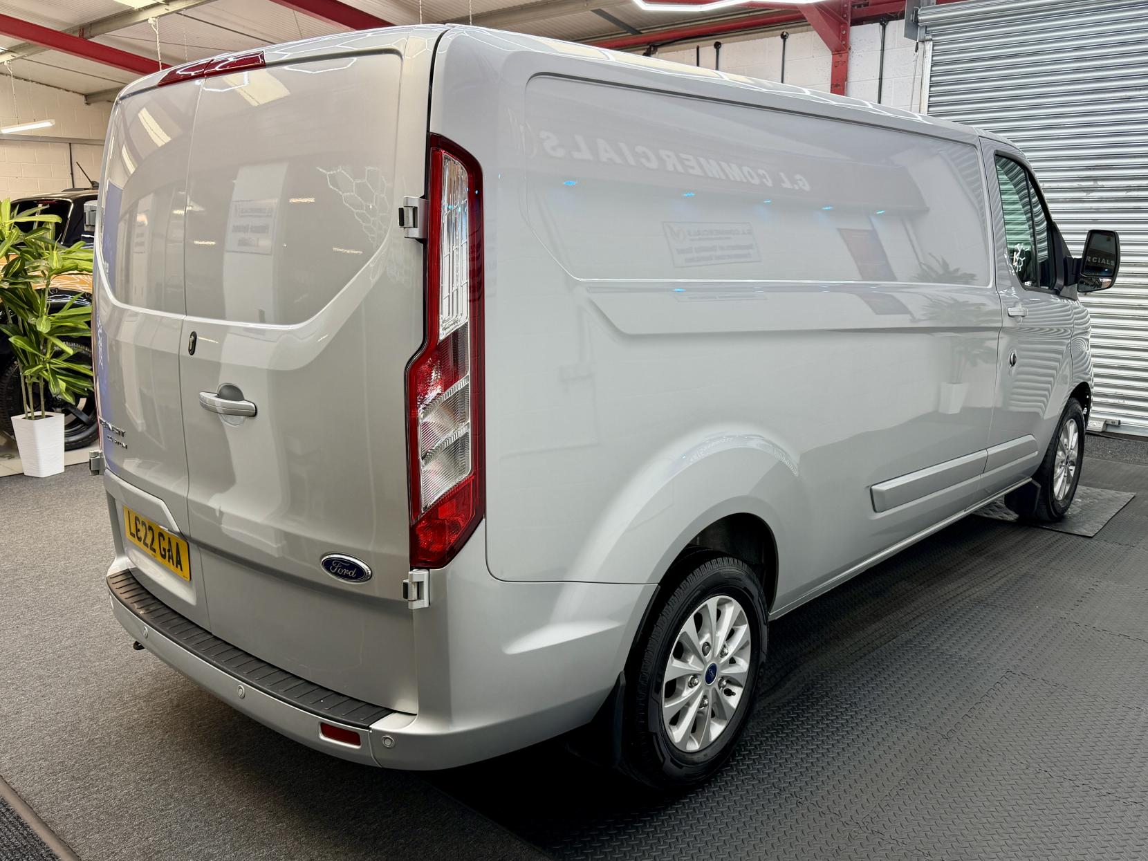 2022 Ford Transit Custom 2.0 300 EcoBlue Limited Panel Van 5dr Diesel Manual L2 H1 Euro 6 (s/s) (130 ps) - Thumbnail 5