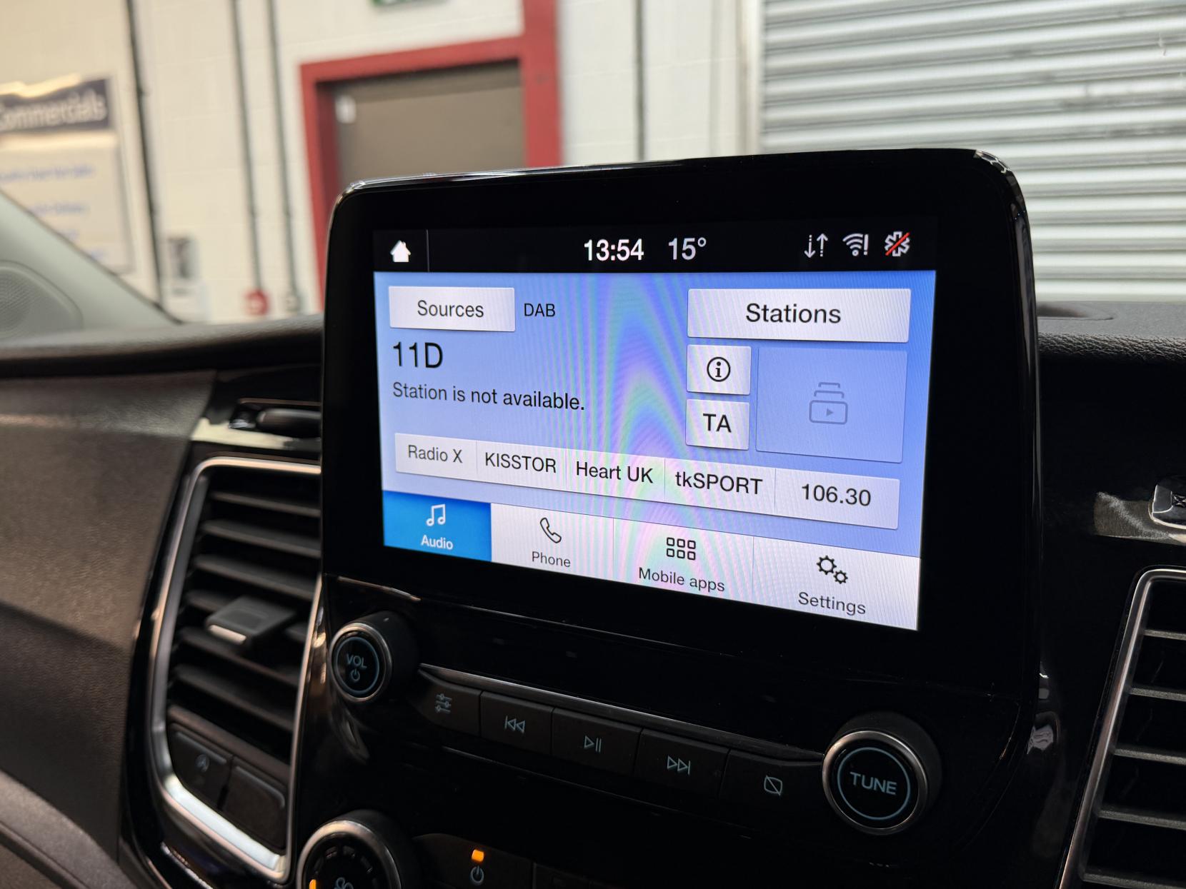 2022 Ford Transit Custom 2.0 300 EcoBlue Limited Panel Van 5dr Diesel Manual L2 H1 Euro 6 (s/s) (130 ps) - Thumbnail 13