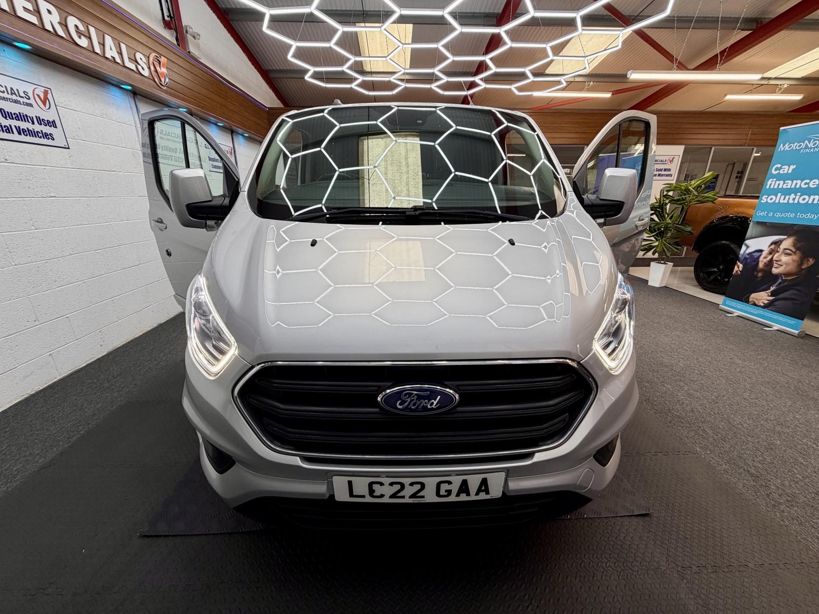 2022 Ford Transit Custom 2.0 300 EcoBlue Limited Panel Van 5dr Diesel Manual L2 H1 Euro 6 (s/s) (130 ps) - Thumbnail 3