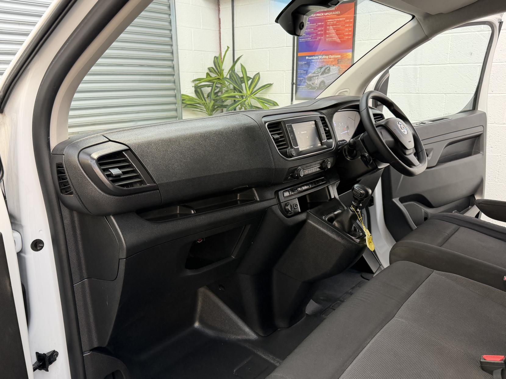 2023 Vauxhall Vivaro 1.5 Turbo D 2900 Prime Panel Van 6dr Diesel Manual L2 H1 Euro 6 (s/s) (100 ps) - Thumbnail 10