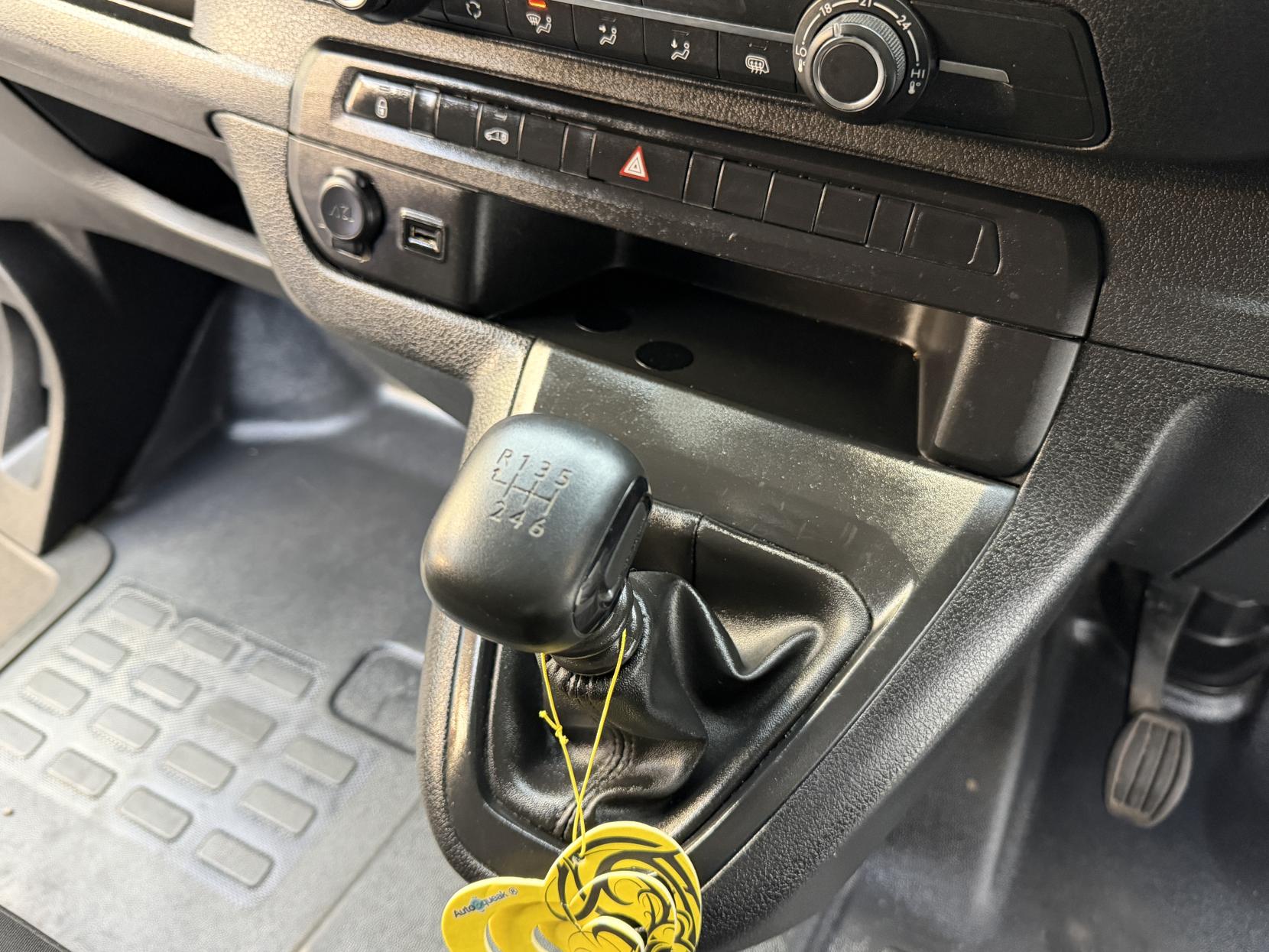 2023 Vauxhall Vivaro 1.5 Turbo D 2900 Prime Panel Van 6dr Diesel Manual L2 H1 Euro 6 (s/s) (100 ps) - Thumbnail 16