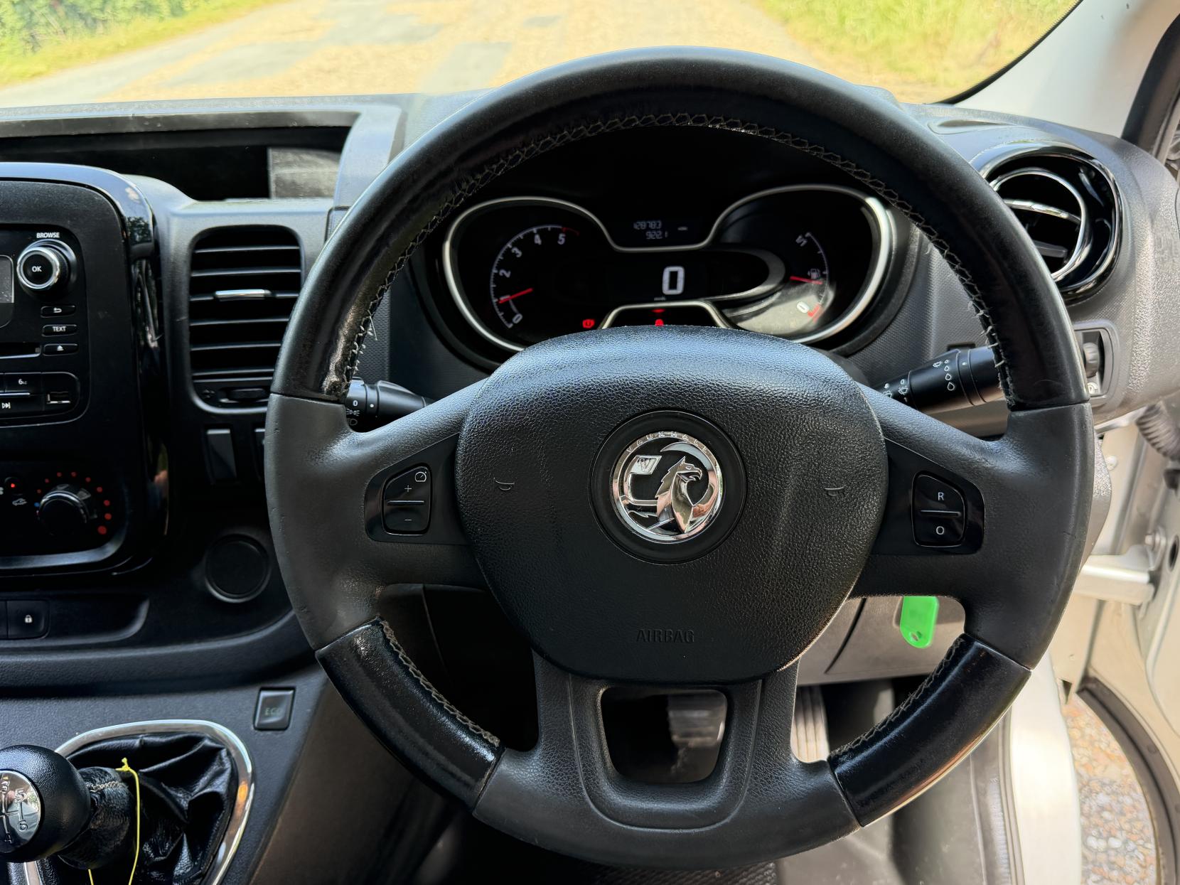 2019 Vauxhall Vivaro 1.6 CDTi 2900 Sportive Panel Van 5dr Diesel Manual L2 H1 Euro 6 (120 ps) - Thumbnail 17