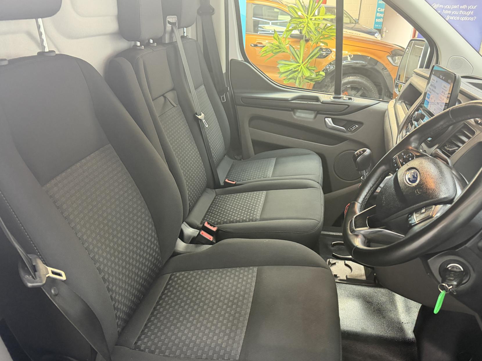 Ford Transit Custom 2.0 320 EcoBlue Trend Panel Van 5dr Diesel Manual L2 H1 Euro 6 (130 ps)