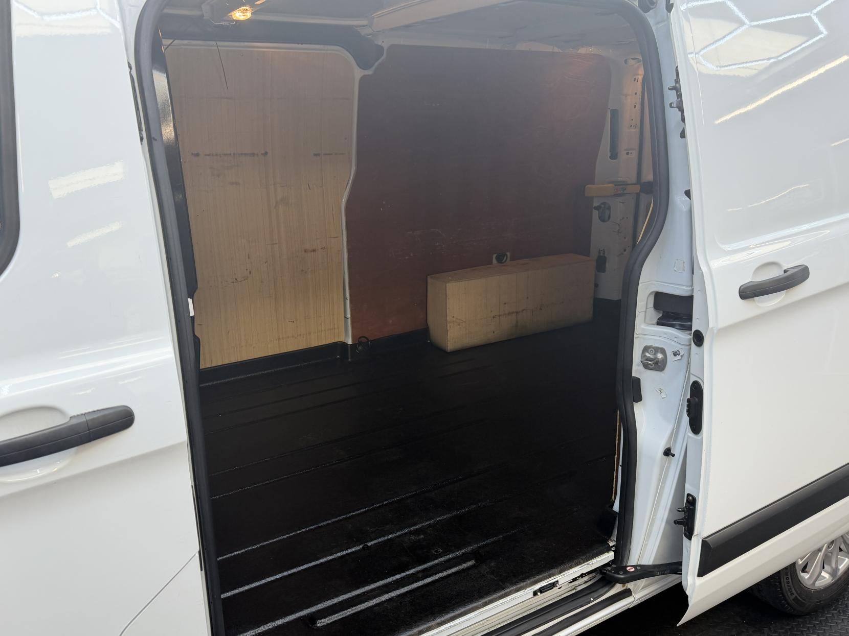 Ford Transit Custom 2.0 320 EcoBlue Trend Panel Van 5dr Diesel Manual L2 H1 Euro 6 (130 ps)